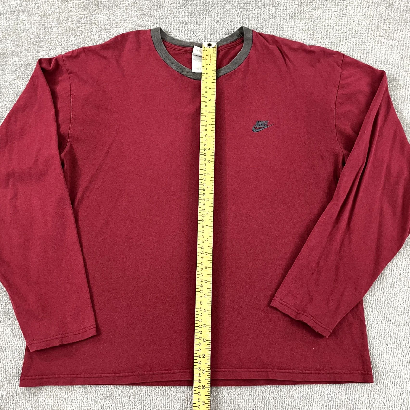 Nike VINTAGE Nike Crewneck Shirt Men Large Red Logo Distressed Y2K Classic Size US L / EU 52-54 / 3 - 5 Thumbnail