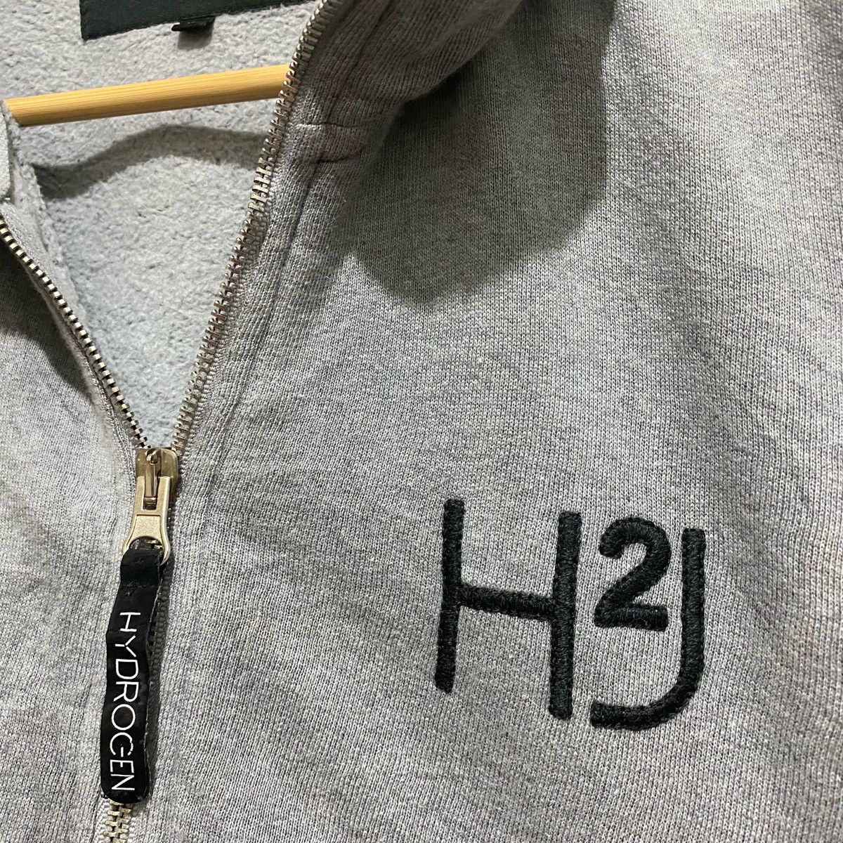 HYDROGEN HYDROGEN Luxury Sportswear H2J Sweater Zipper Jacket ITALY Size US S / EU 44-46 / 1 - 2 Thumbnail