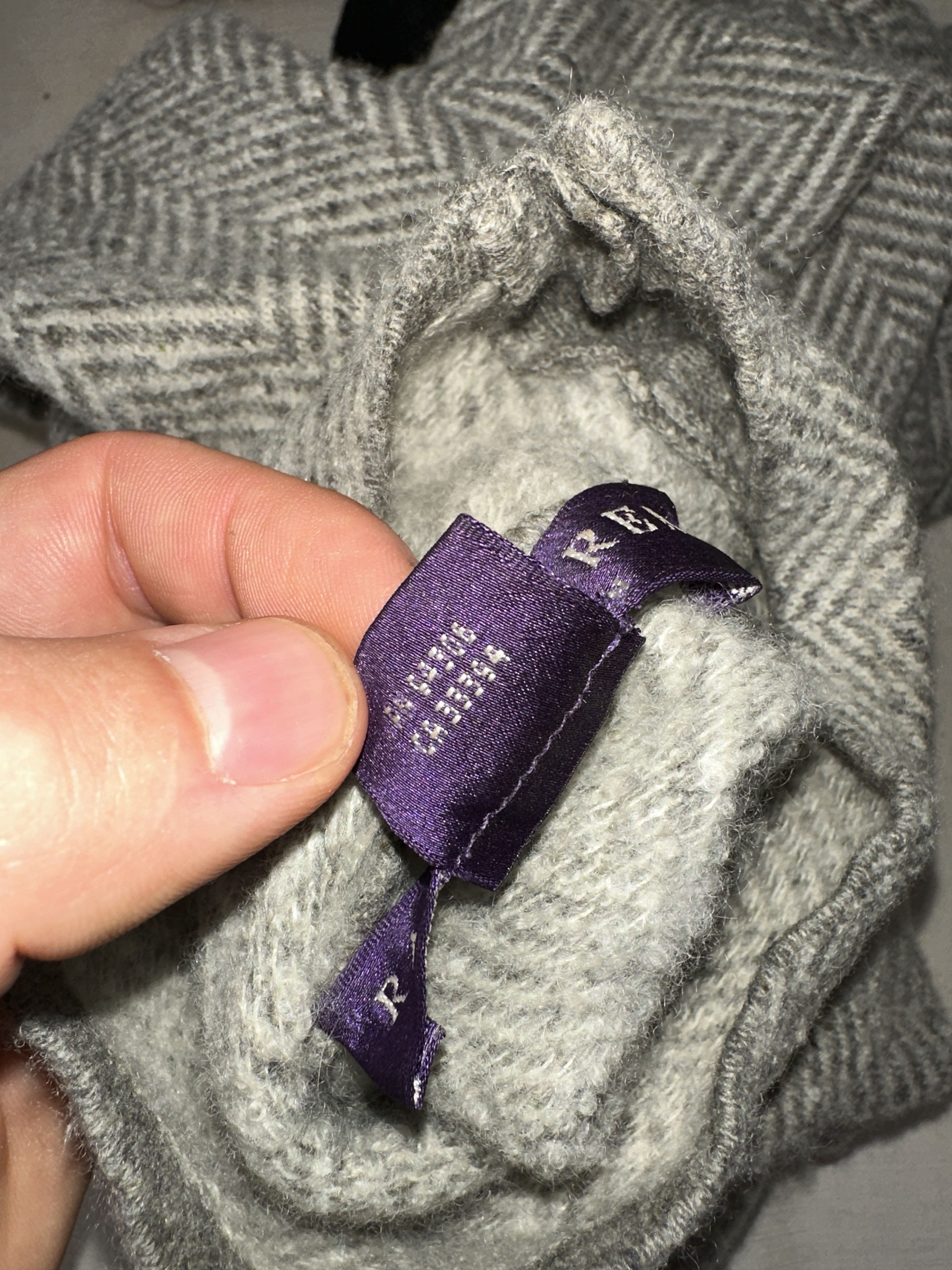 Ralph Lauren Purple Label Ralph Lauren Purple Label Herringbone Button Shoulder Sweate Size US L / EU 52-54 / 3 - 5 Thumbnail
