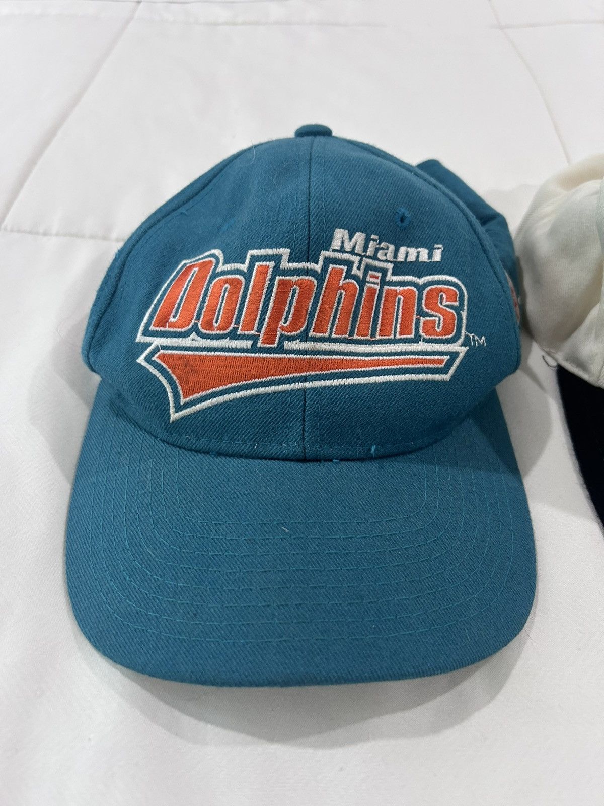 MLB × NFL × Vintage Vintage Miami Hat Package Size ONE SIZE - 1 Thumbnail