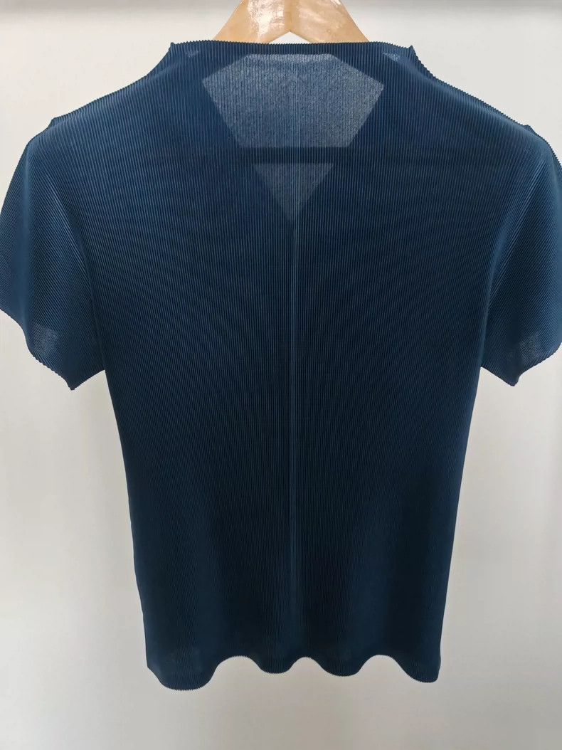 Issey Miyake Issey Miyake size:3 Dark blue pleated V-neck short-sleeved Size S / US 4 / IT 40 - 3 Thumbnail