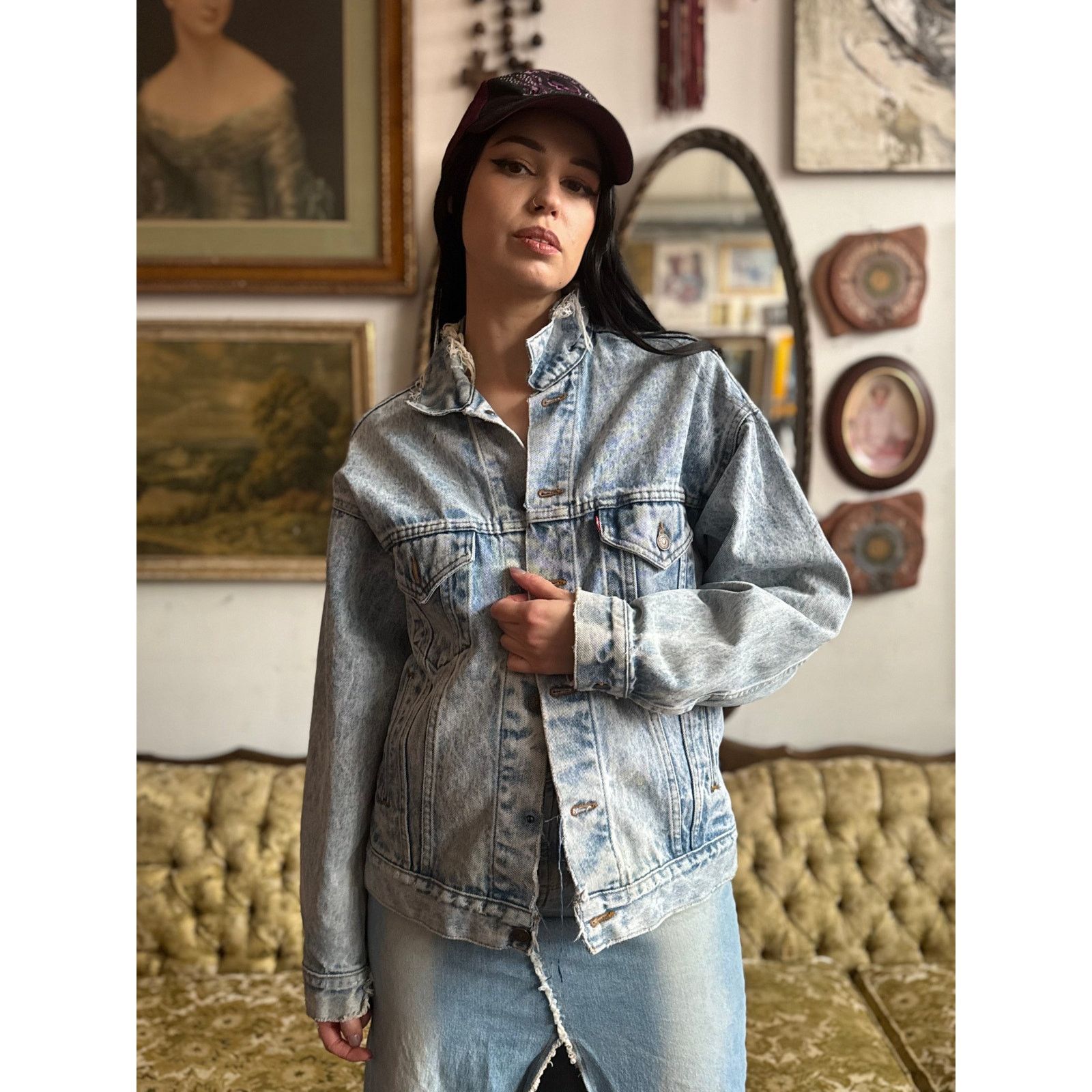 Levi's 90s Levis Lightwash Distressed Denim Jacket Mens Large Size US L / EU 52-54 / 3 - 10 Thumbnail