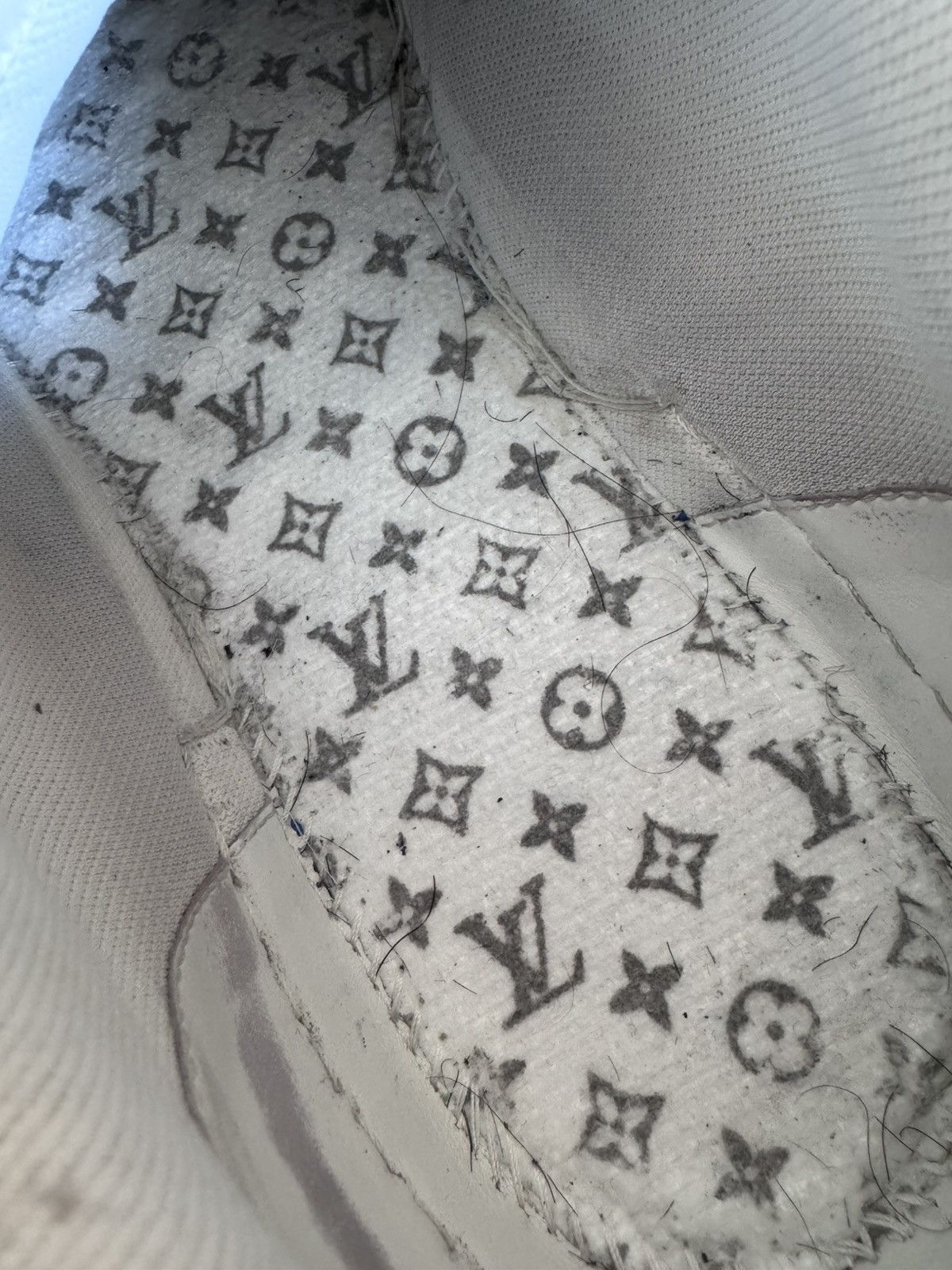 Louis Vuitton Louis Vuitton LV Trainer White Green Velcro Strap Size US 10.5 / EU 43-44 - 15 Thumbnail