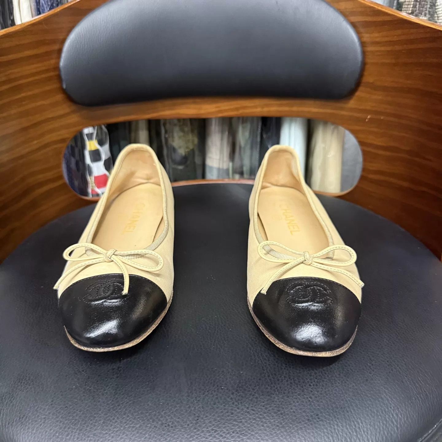 Chanel Chanel Classic Lambskin Flats 37.5 Pre-owned Excellent Size US 7 / IT 37 - 2 Thumbnail
