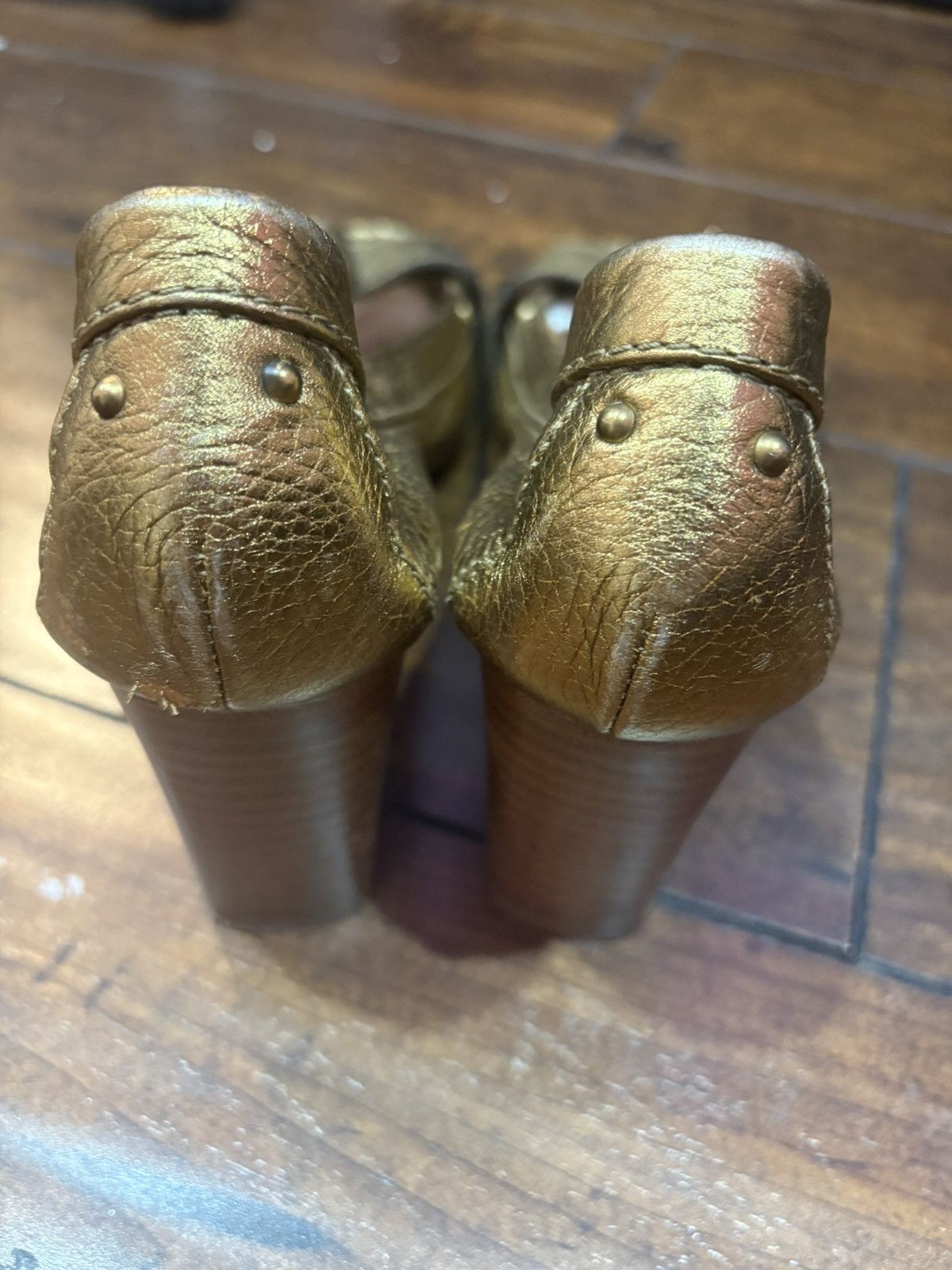 Chloe Chloè gold leather round toe kitten heels with buckle detail Size US 7.5 / IT 37.5 - 2 Thumbnail