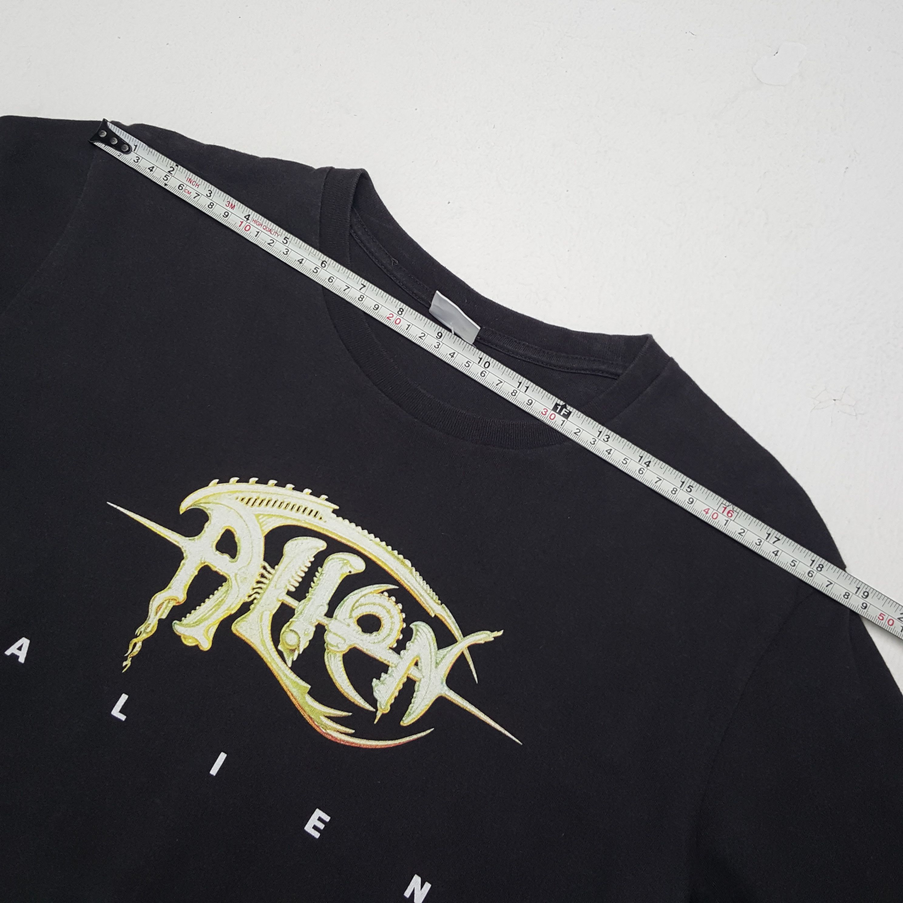 Vintage Vintage Alien Movie Tshirt Size US L / EU 52-54 / 3 - 5 Thumbnail