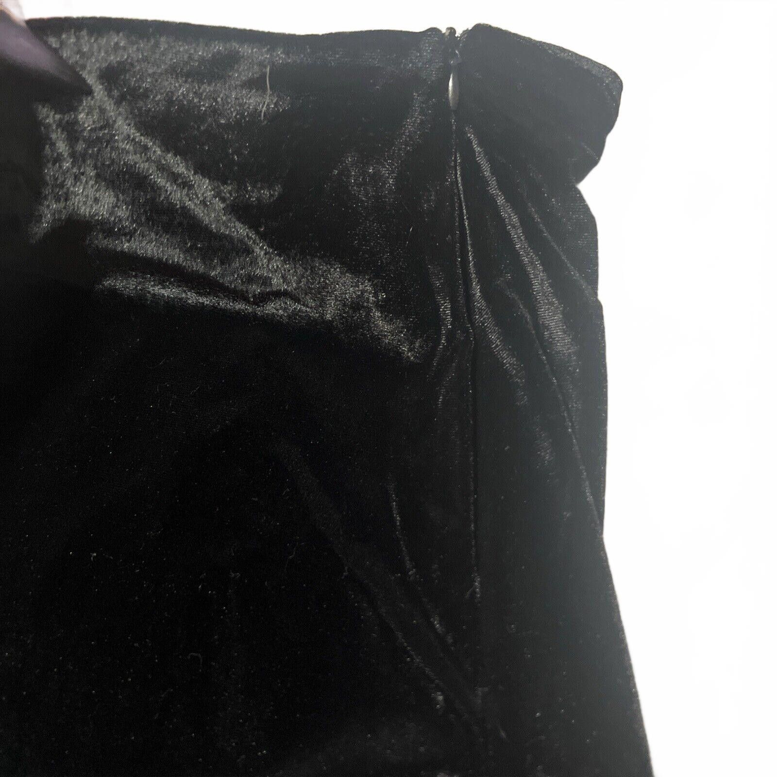 Designer M NWT Black Marabou Velvet Mini Skirt High Waisted Fit Size 32" / US 10 / IT 46 - 2 Thumbnail