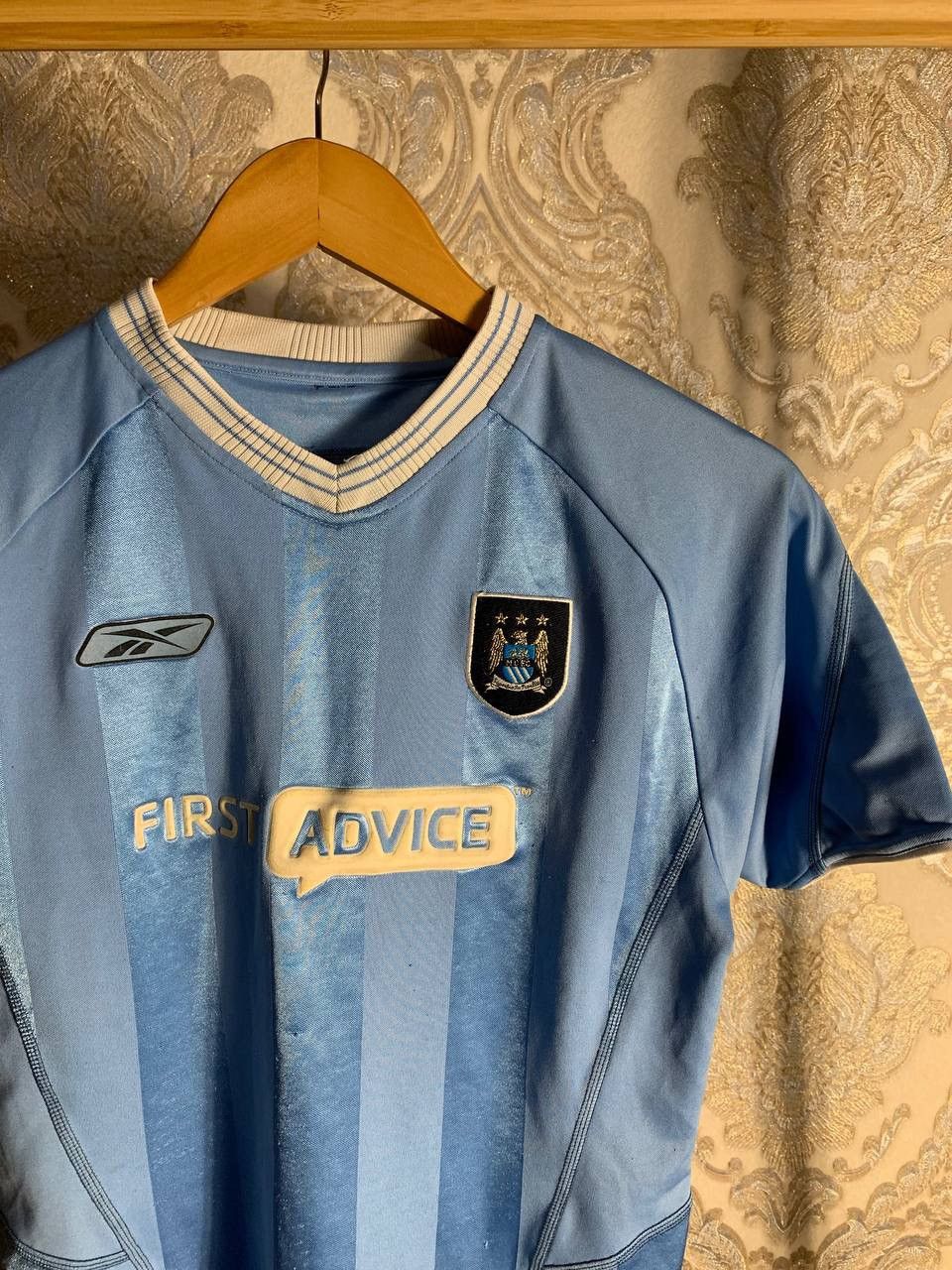 Vintage VERY RARE REEBOK FC MANCHESTER CITY ENGLAND SOCCER JERSEY Size US XS / EU 42 / 0 - 2 Thumbnail