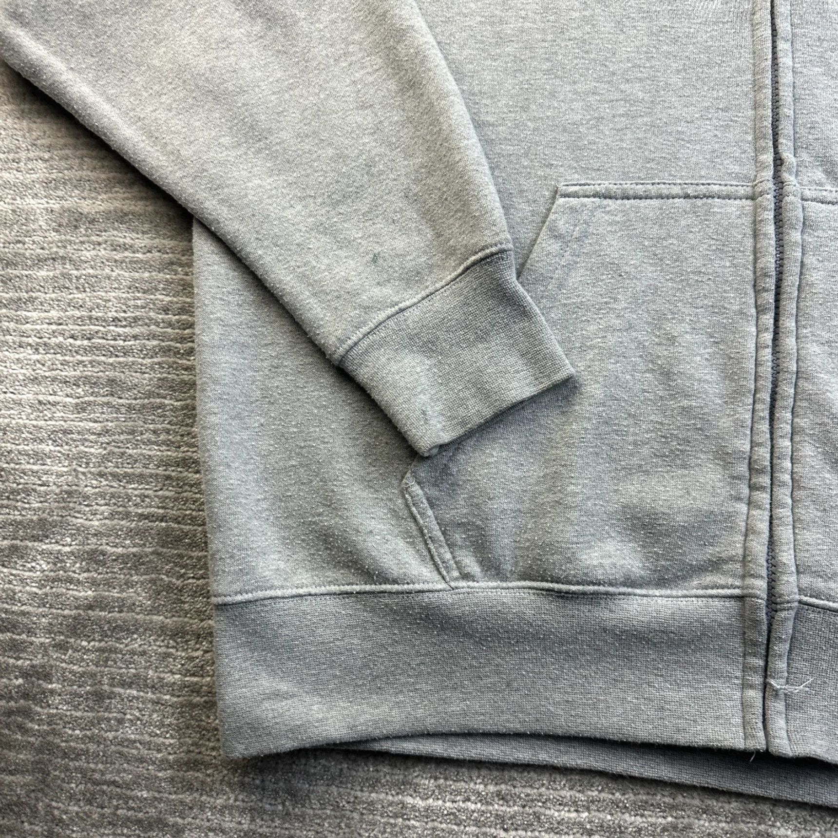 Vintage VINTAGE Articwear Hoodie Mens XL Gray Graphic Print Full Zip Hooded Pockets Crew Neck 2000s Size US XL / EU 56 / 4 - 5 Thumbnail