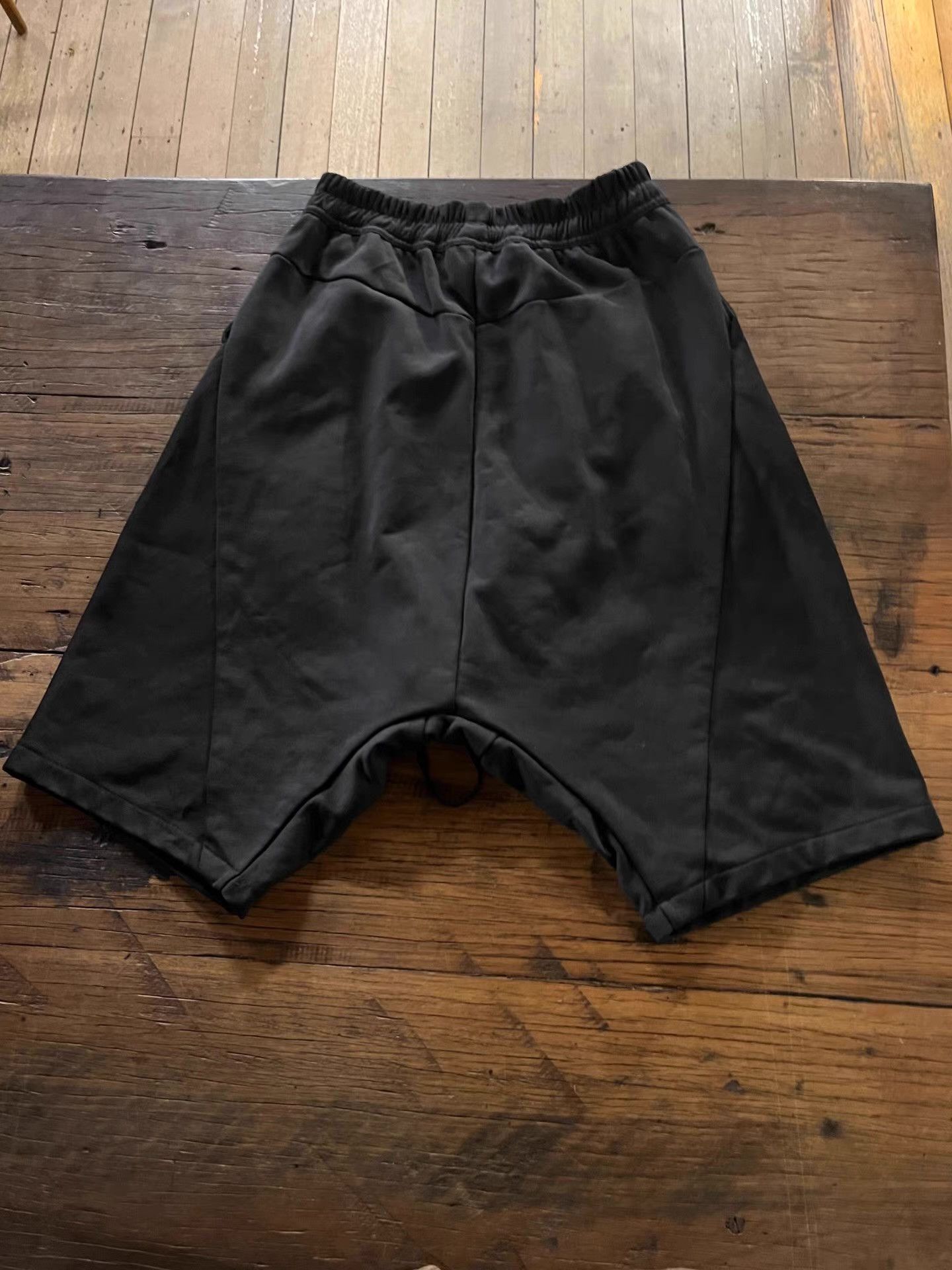 Julius JULIUS 16FW black drop-crotch shorts. Ｑ25 Size US 32 / EU 48 - 3 Thumbnail