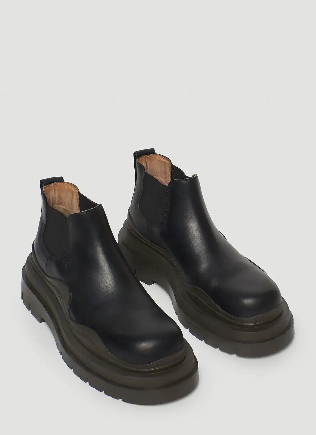 Bottega Veneta o1w1db10425 Tire Chelsea Ankle Boots in Black Size US 6 / EU 39 - 2 Thumbnail