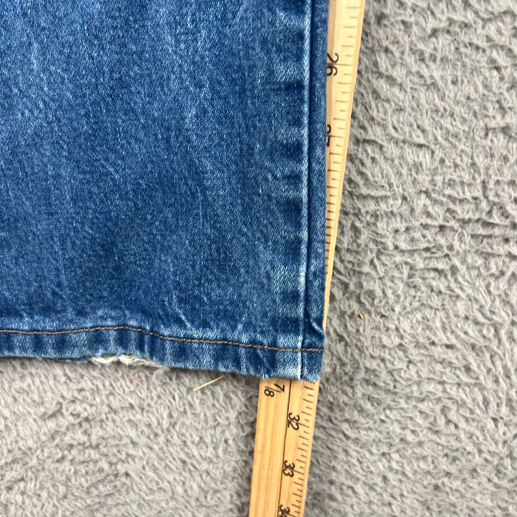 Wrangler Wrangler 13MWZ Jeans Men's 38x32 Medium Wash Blue Denim Cowboy Cut Straight Fit Size US 38 / EU 54 - 4 Thumbnail