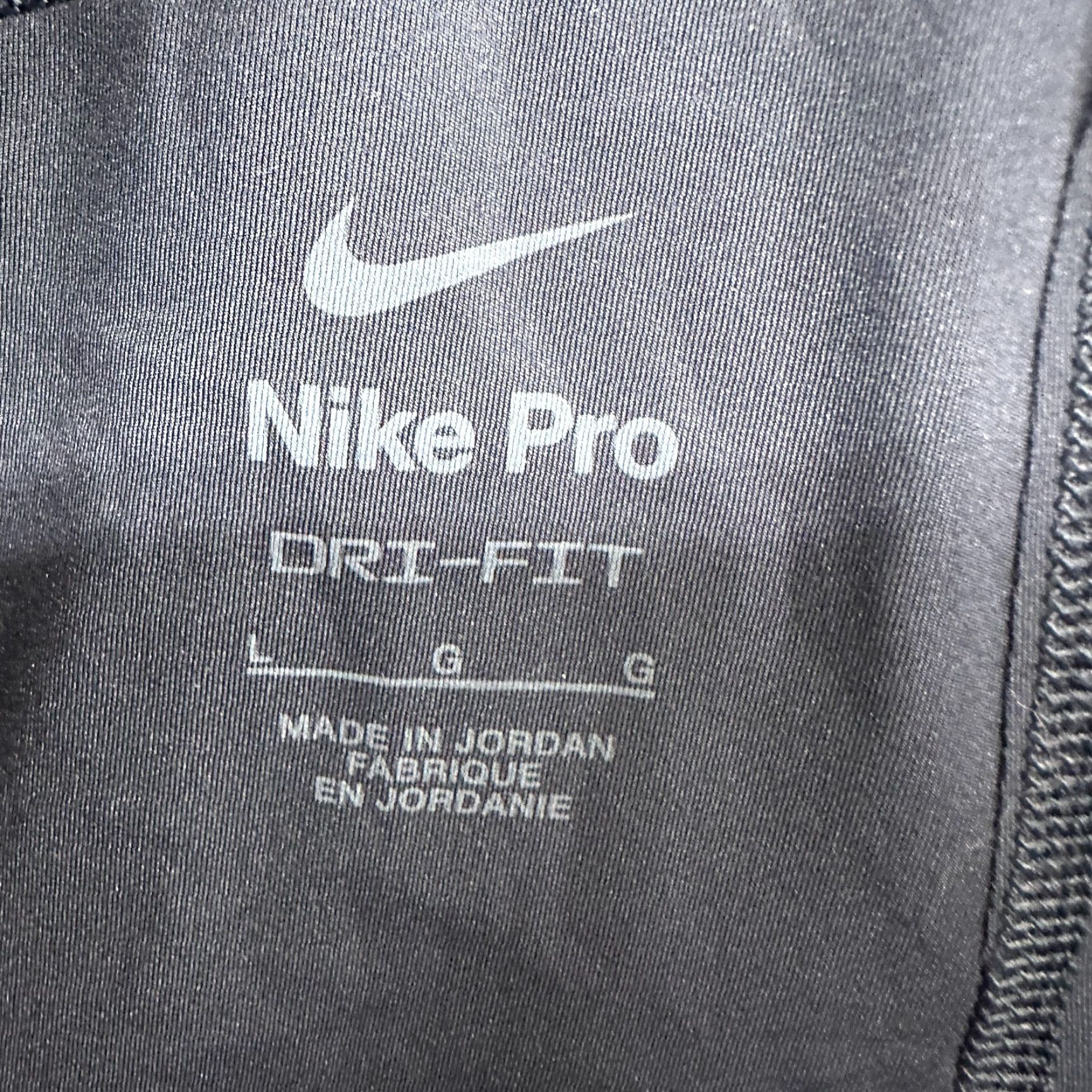 Nike VINTAGE? Wait—no. The item is not marked vintage. So: Nike Shorts Womens L Blue Navy Pro Spellout Compression Solid Logo Dri Fit Logo Size 36" / US 14 / IT 50 - 4 Thumbnail