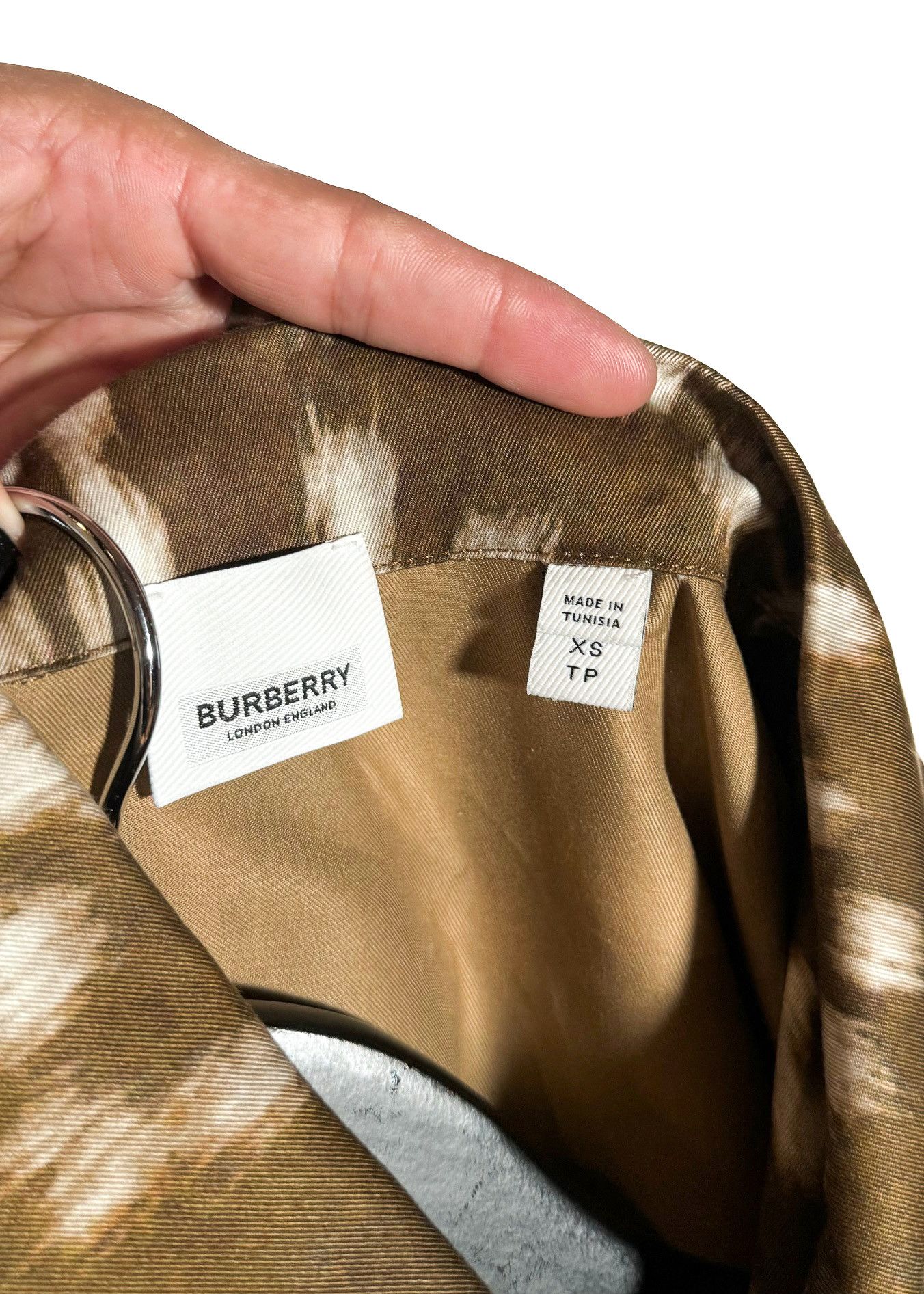Burberry Burberry "Who Killed Bambi?" Runway Deer Printed Shirt Size US XS / EU 42 / 0 - 8 Thumbnail