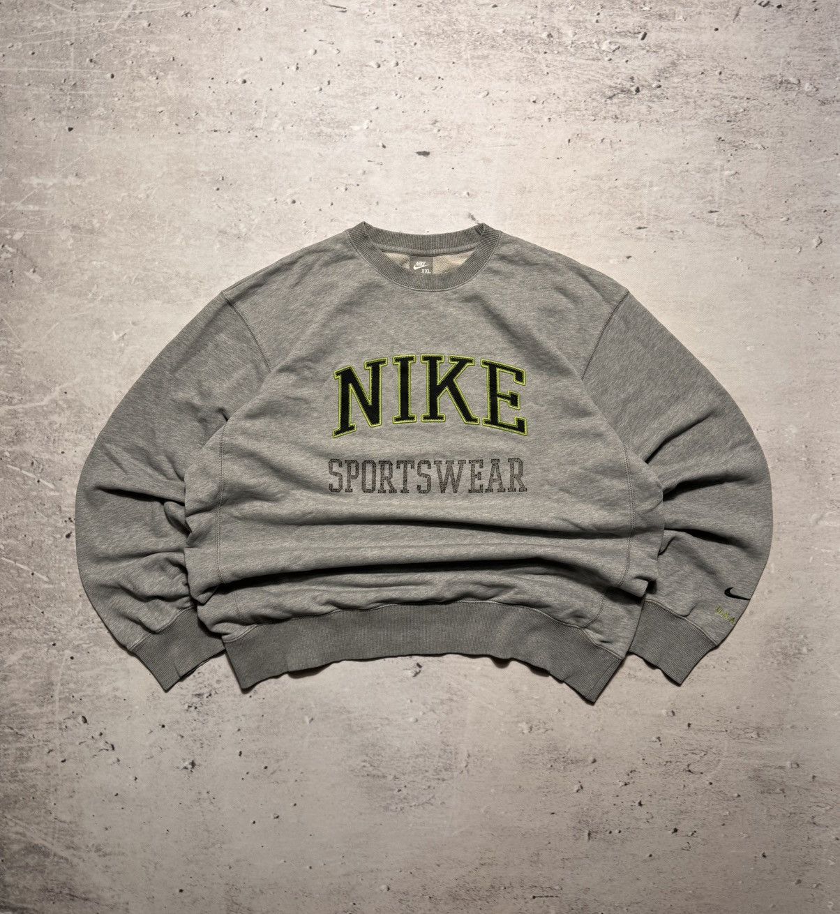 Nike × Vintage NIKE VINTAGE CENTER LOGO OVERSIZE BOXY SWEATSHIRT Size US XL / EU 56 / 4 - 1 Thumbnail