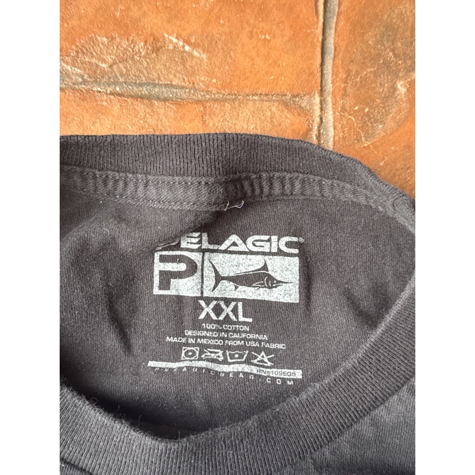 Vintage Pelagic High Performance Offshore Gear Fishing T-Shirt Mens 2XL Black Size US XXL / EU 58 / 5 - 3 Thumbnail
