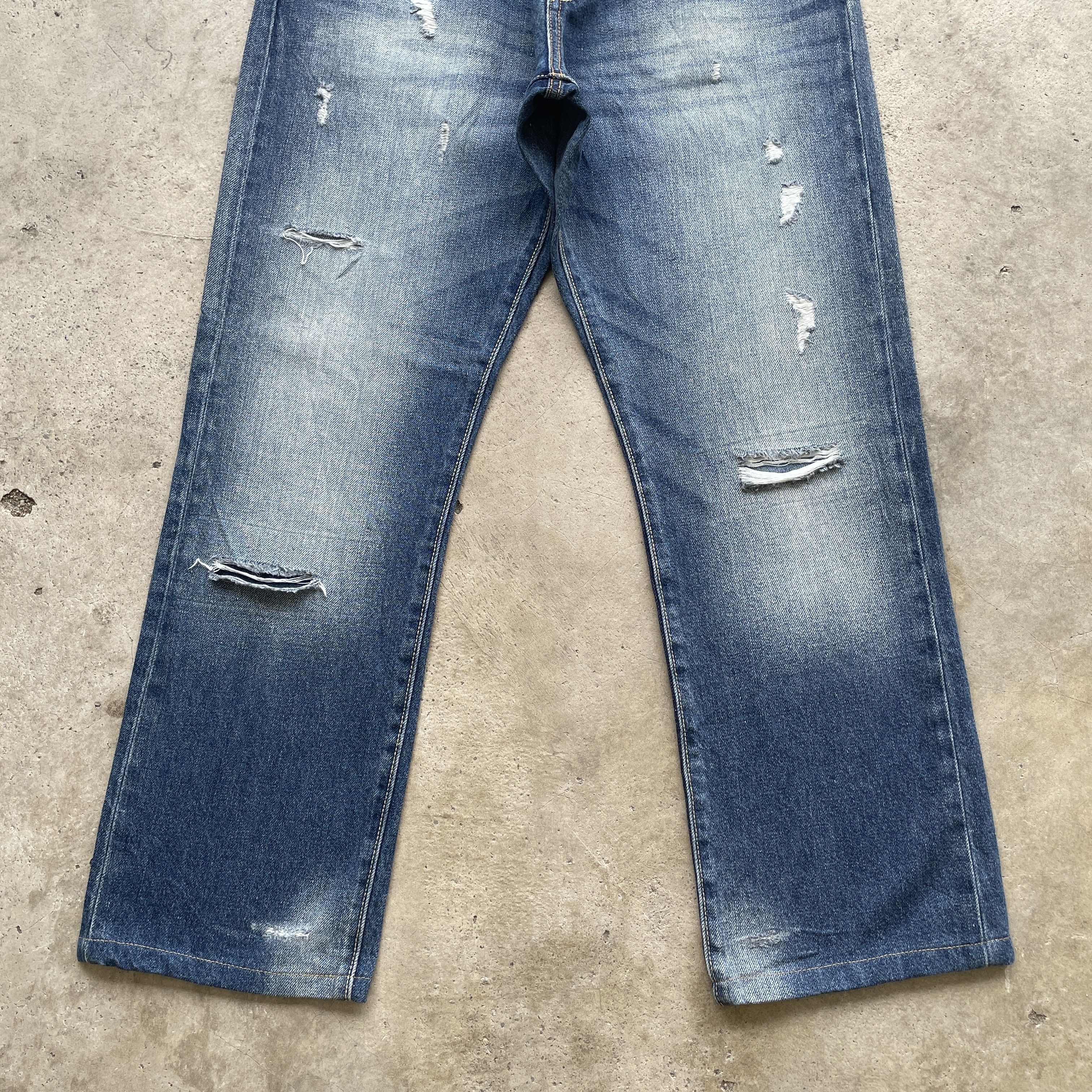 Japanese Brand Vintage Japanese Stonewashed Distressed Faded Jeans Pants Size US 33 - 4 Thumbnail