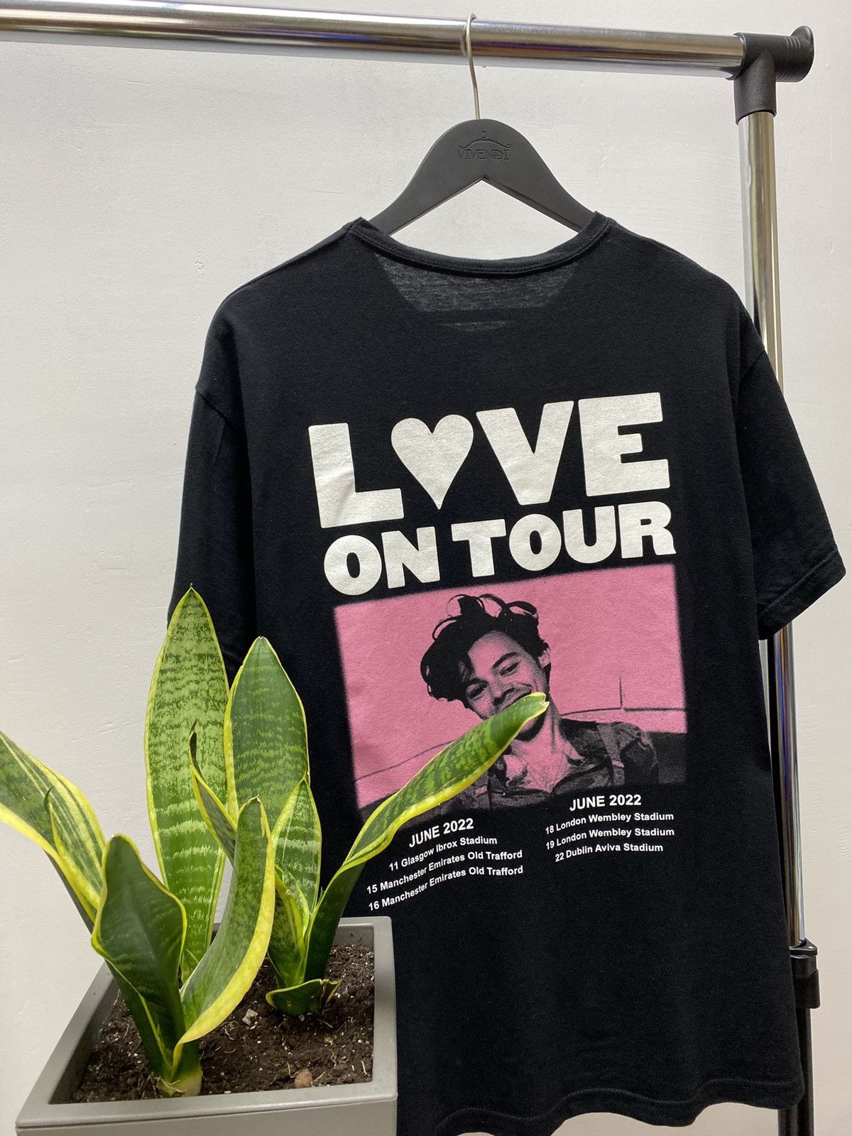 Band Tees Harry Styles Love on Tour 2022 T Shirt Size US XL / EU 56 / 4 - 11 Thumbnail