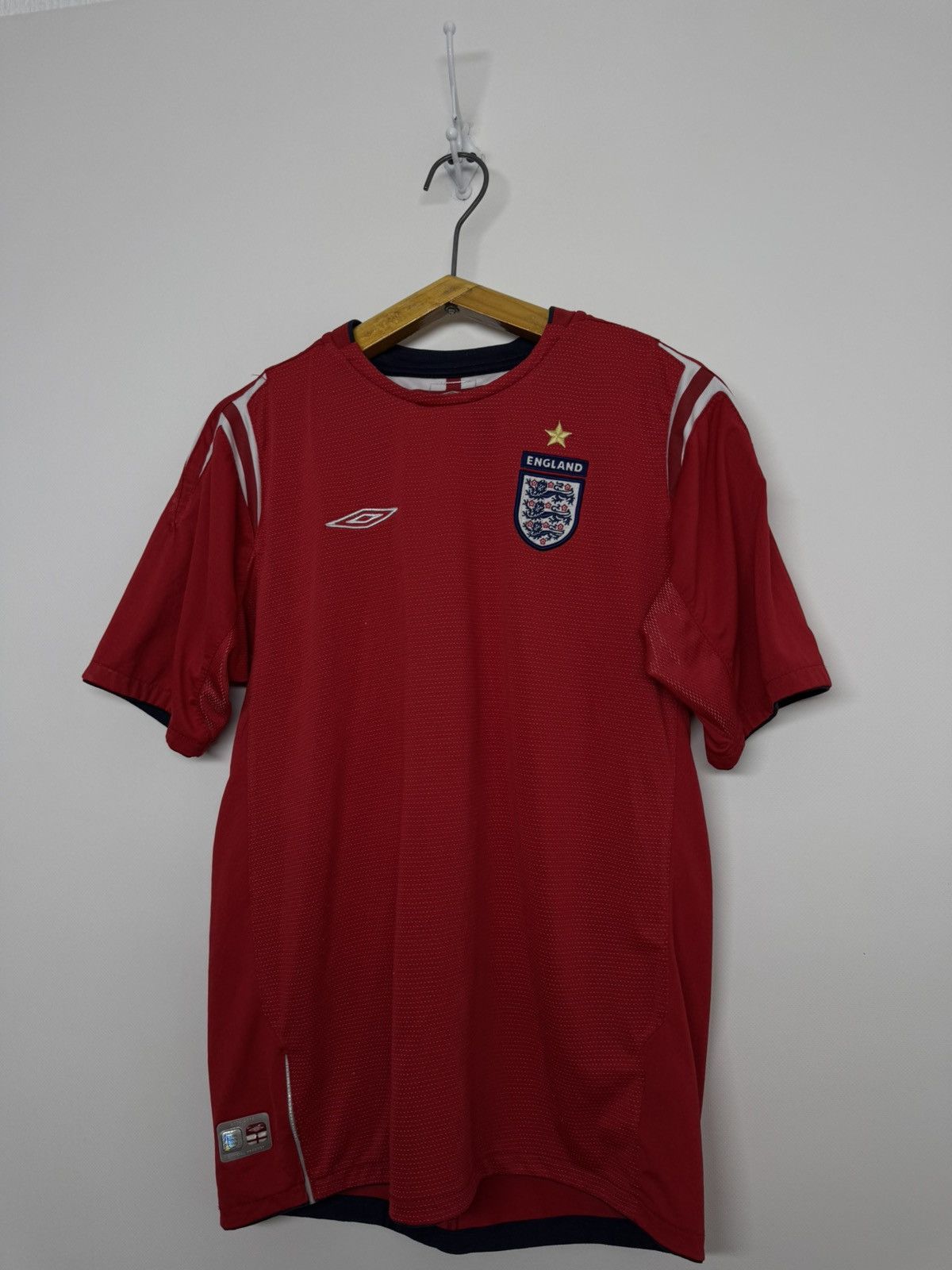 Umbro Vintage England football shirt 2004 Jersey Umbro Soccer Size US S / EU 44-46 / 1 - 2 Thumbnail