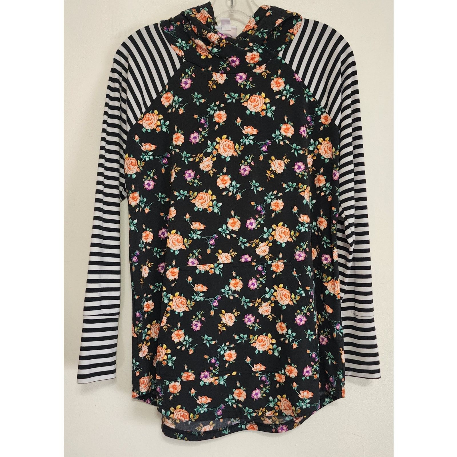 Other LuLaRoe Amber Floral Hoodie Black White Striped Sleeves Med Size M / US 6-8 / IT 42-44 - 1 Thumbnail