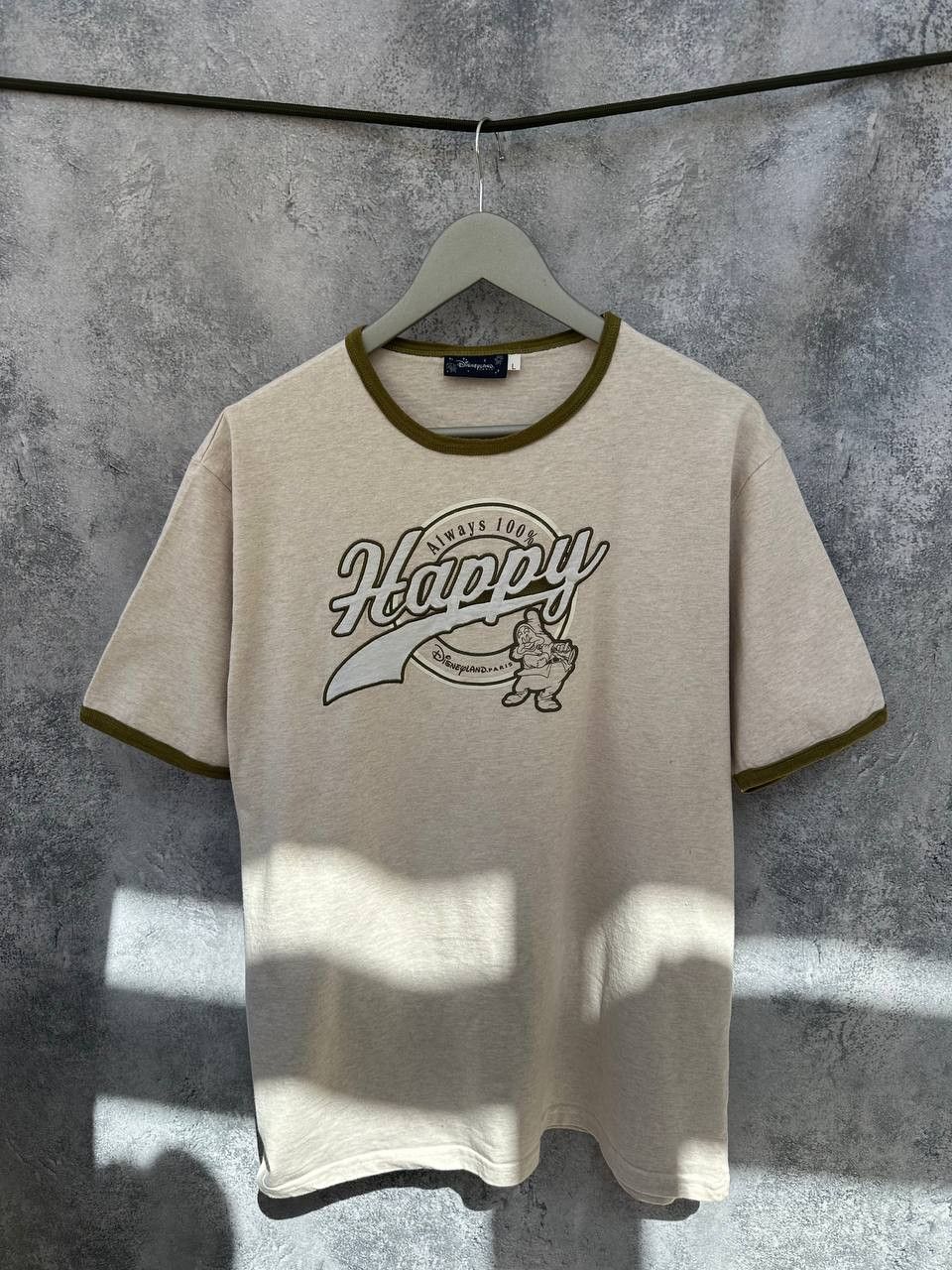 Disney Disneyland Paris Happy Vintage T-Shirt Beige Seven Dwarfs Size US L / EU 52-54 / 3 - 2 Thumbnail