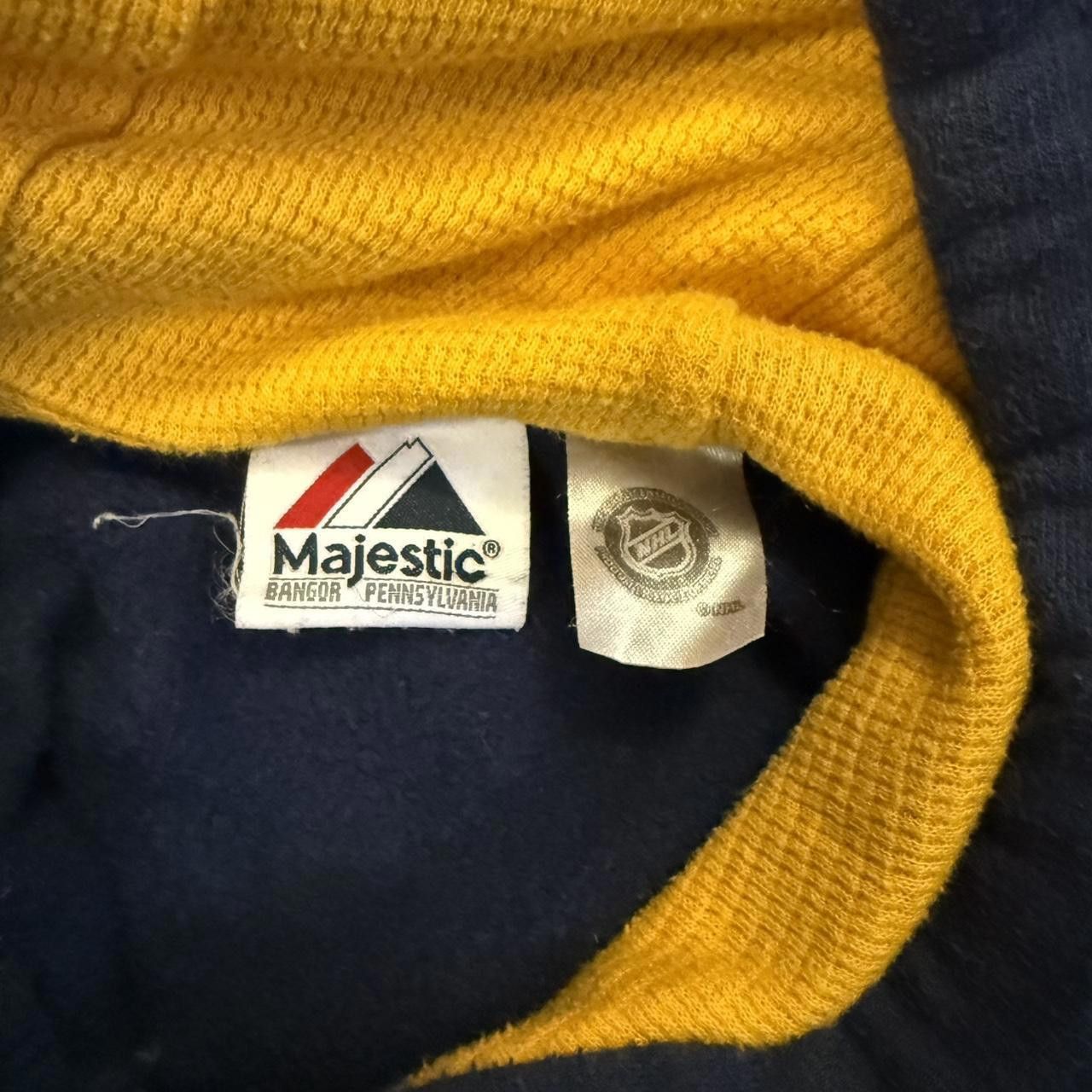Designer Vintage Majestic Buffalo Sabres Navy and Yellow Hoodie Size US M / EU 48-50 / 2 - 3 Thumbnail