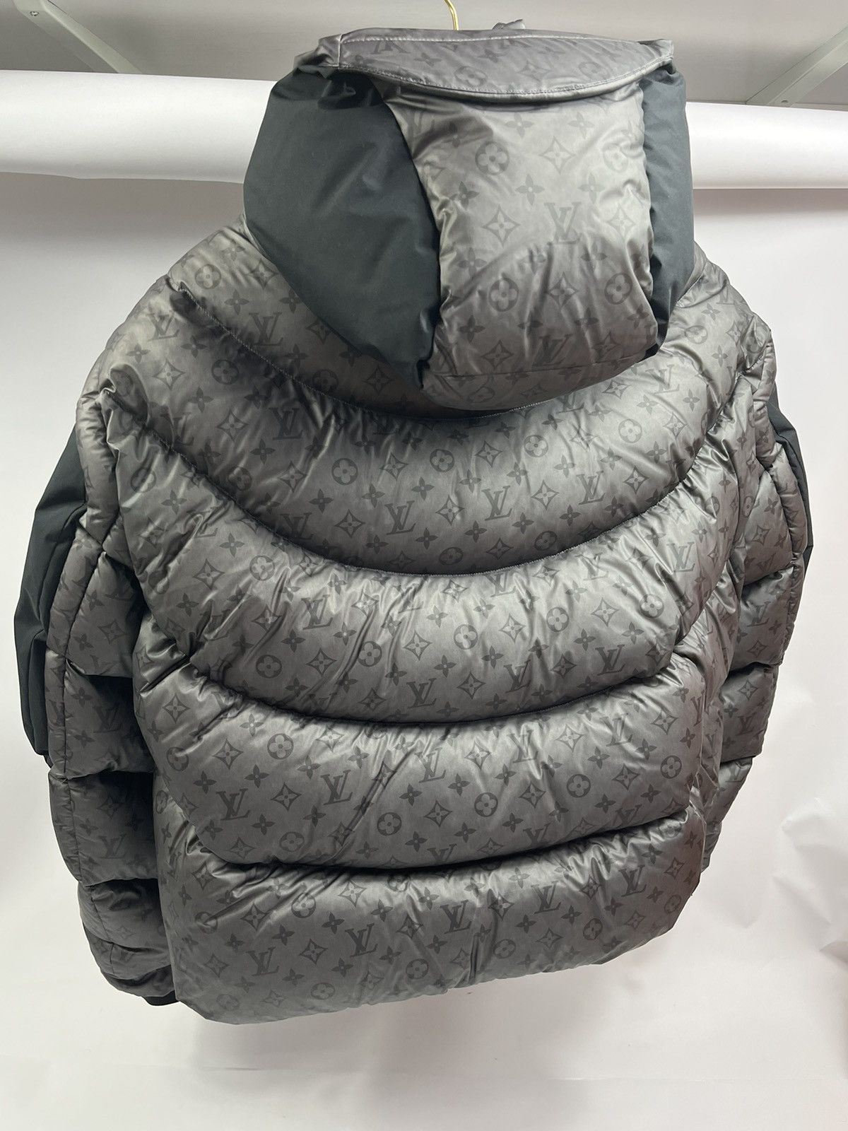 Louis Vuitton 2054 Heat & water sensitive technical puffer ski jacket Size US XL / EU 56 / 4 - 2 Thumbnail