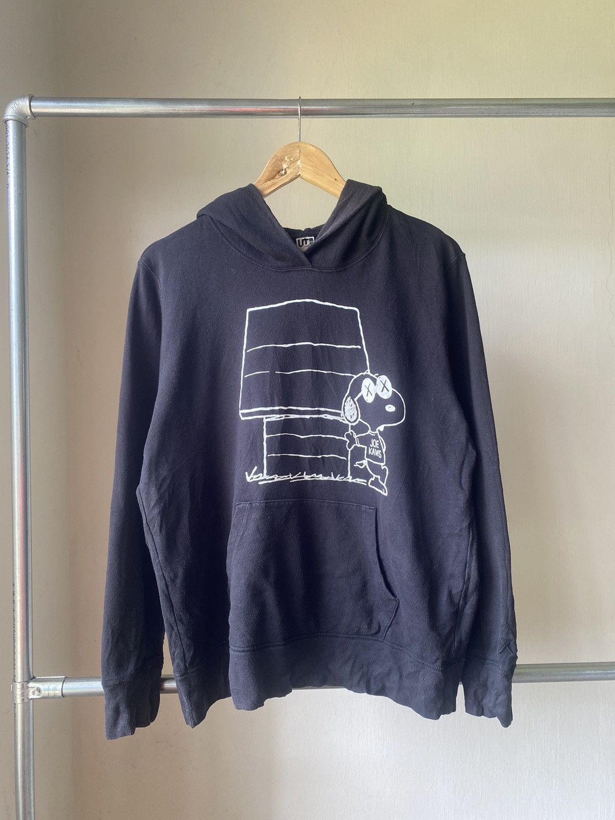 Japanese Brand × Kaws × Peanuts RARE☠️ UNIQLO X KAWS X PEANUTS PULLOVER HOODIE JAPAN Size US L / EU 52-54 / 3 - 3 Thumbnail