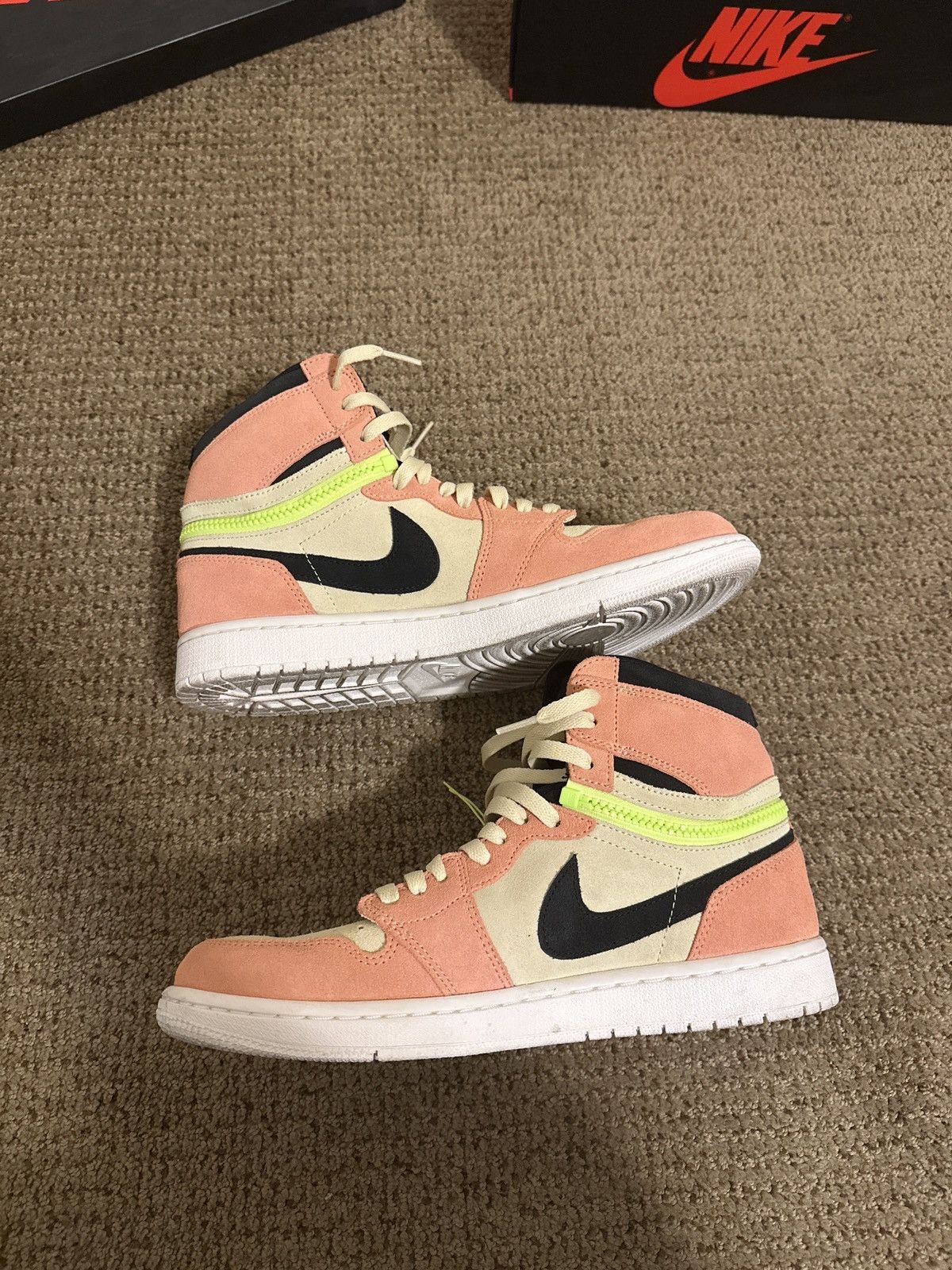 Nike Jordan 1 High Switch Size US 10.5 / EU 43-44 - 6 Thumbnail