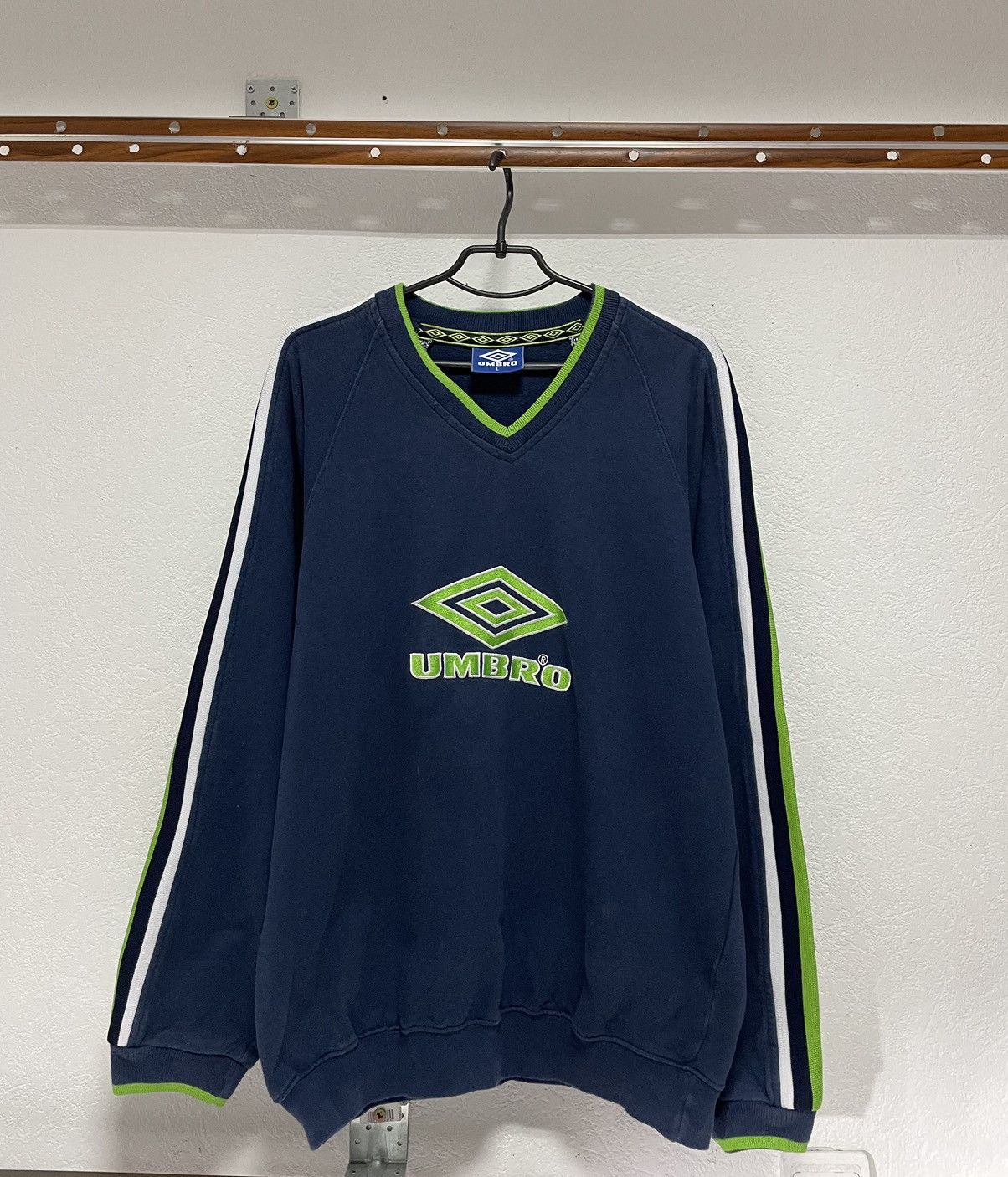 Umbro Vintage 90s Umbro Big Logo Sweatshirt Y2K Rare Size US L / EU 52-54 / 3 - 1 Thumbnail