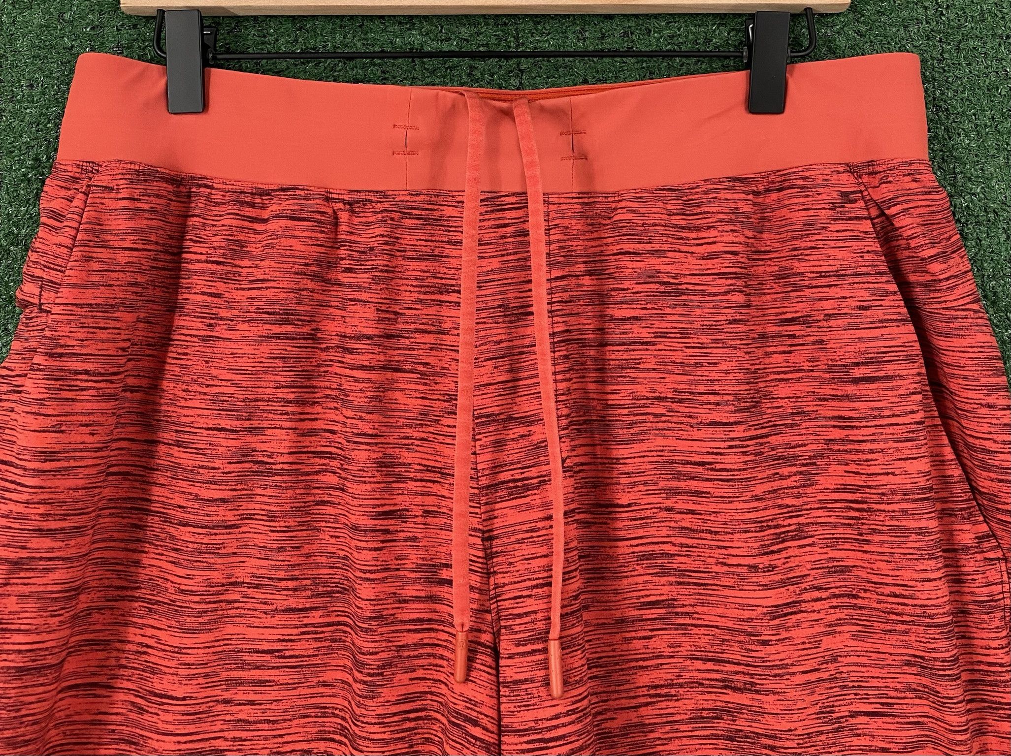 Lululemon Lululemon T.H.E. Short Linerless Pink Plum Shorts Large Size US 36 / EU 52 - 9 Thumbnail