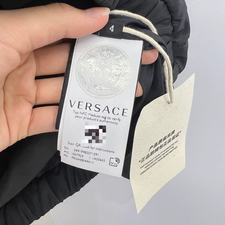 Versace Versace Hooded thickened warm short down jacket Size M / US 6-8 / IT 42-44 - 4 Thumbnail