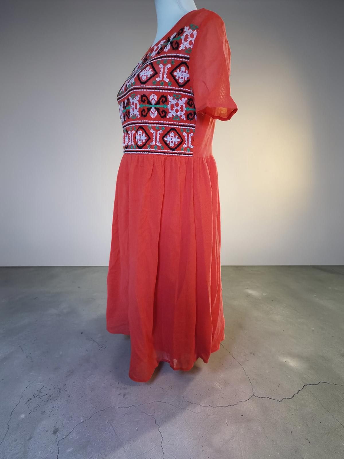 Zara ZARA Medium Coral Embroidered Midi Dress Size M / US 6-8 / IT 42-44 - 4 Thumbnail
