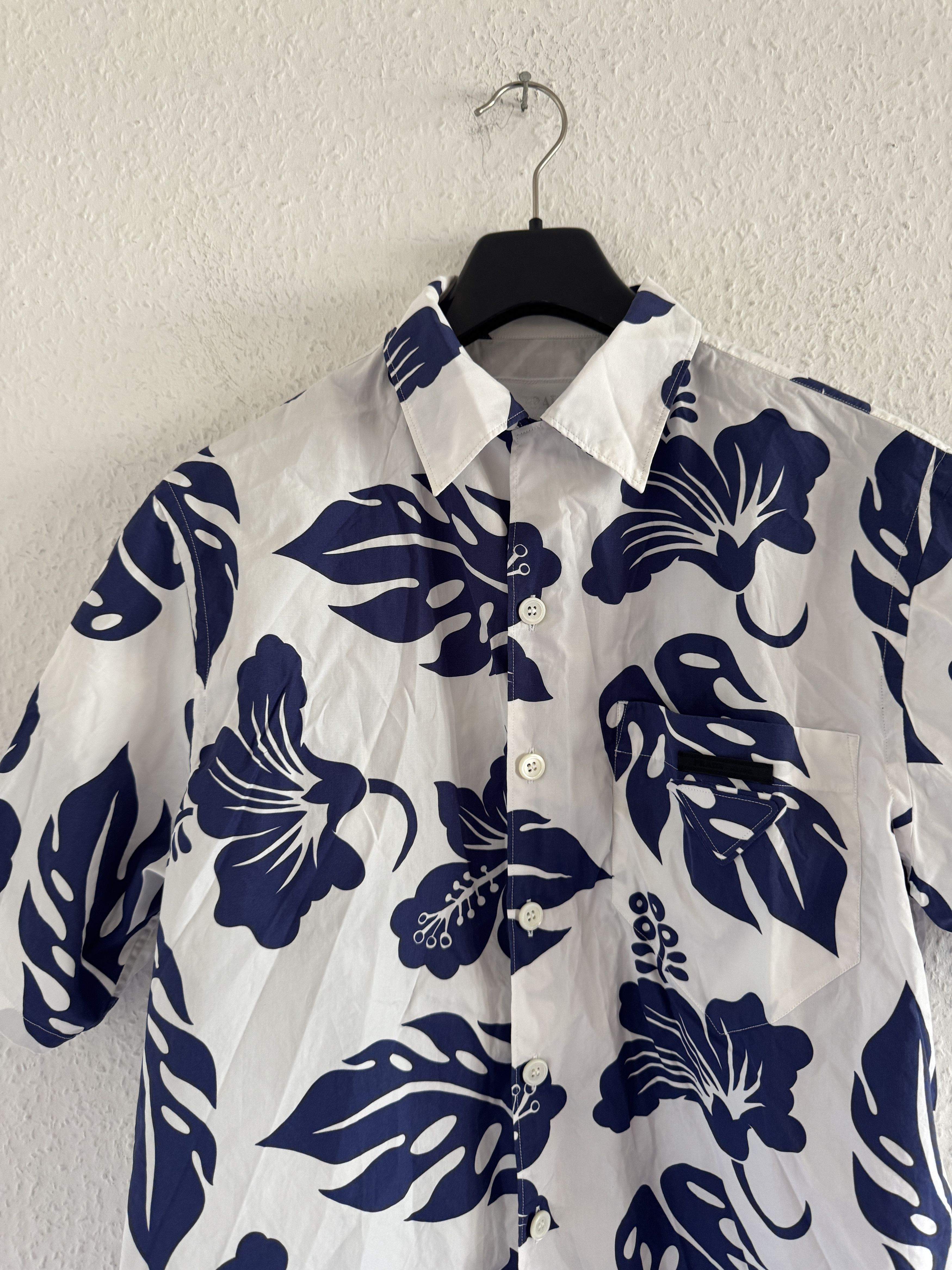 Prada Hibiscus Print Bowling Shirt Size US S / EU 44-46 / 1 - 6 Thumbnail