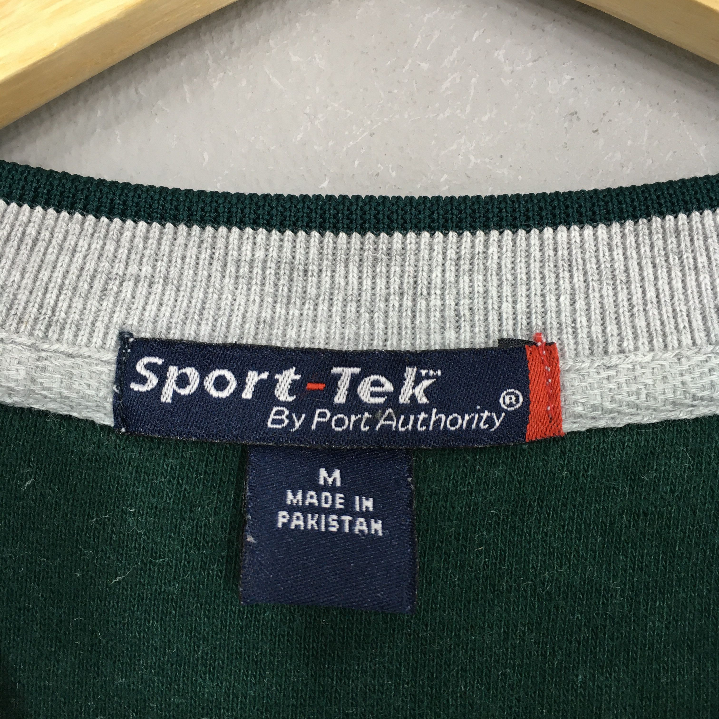 Vintage Vintage Lake Catholic Cougars Sweatshirt Medium Size US M / EU 48-50 / 2 - 4 Thumbnail