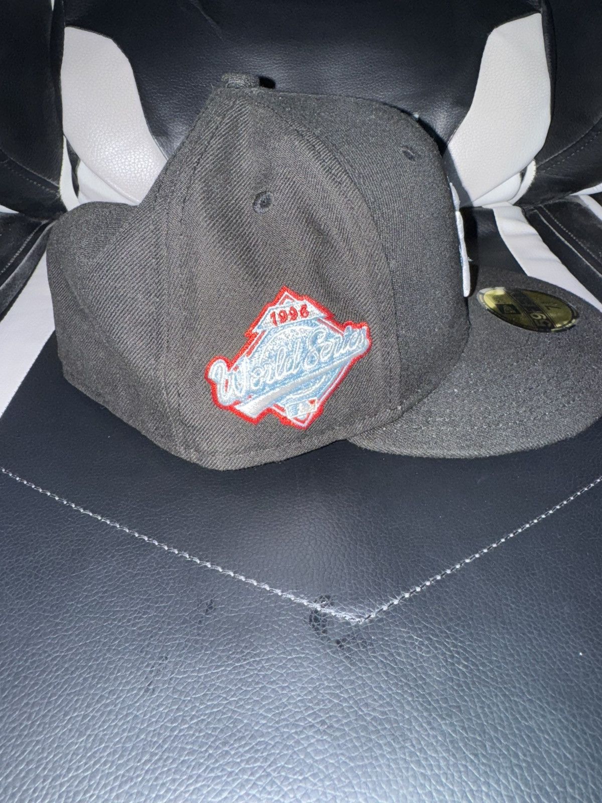 MLB × New York Yankees Yankees New Era 5950 Patch Black Hat Flame Logo Size 7 5/8 Size ONE SIZE - 2 Thumbnail