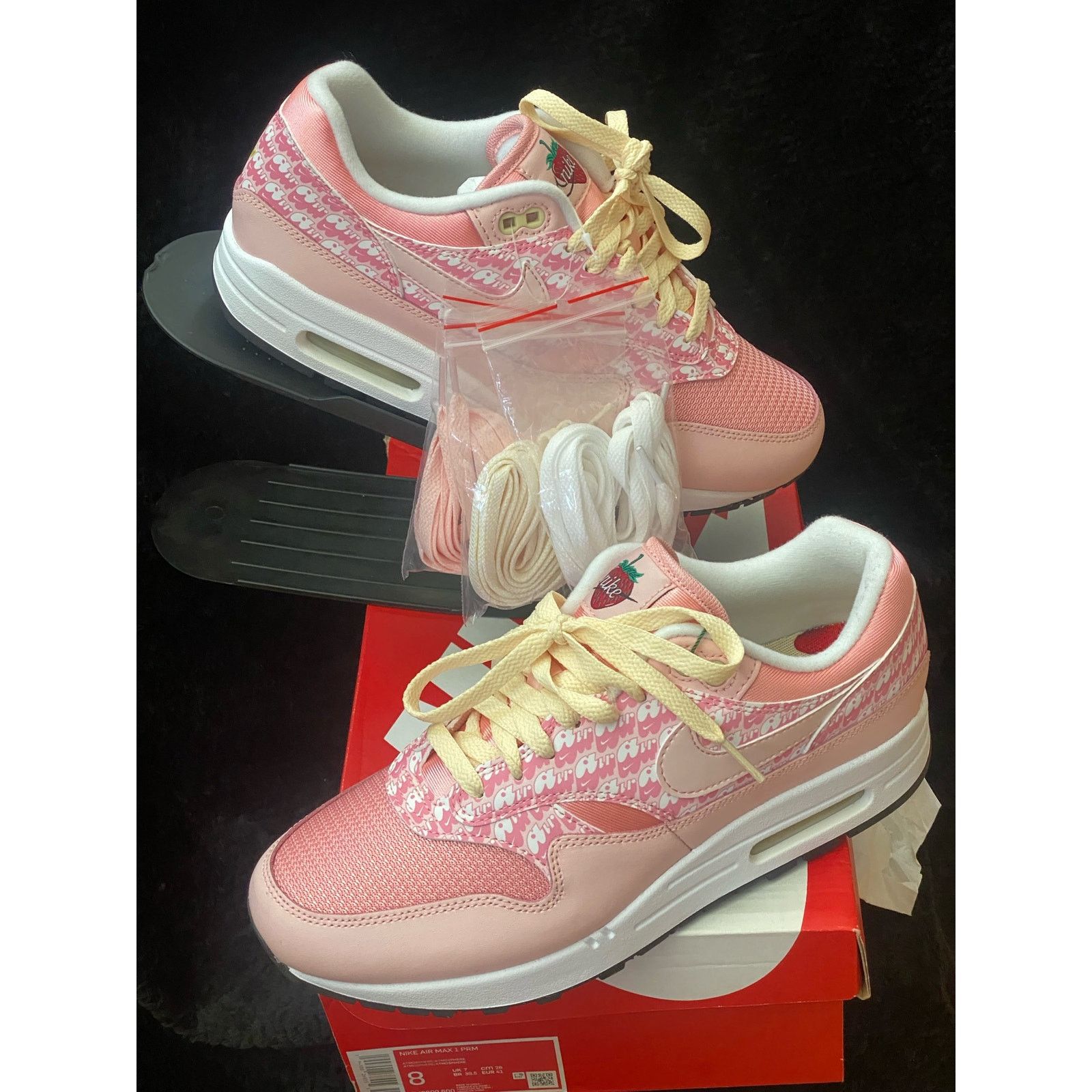 Nike Nike Air Max 1 PRM Strawberry Lemonade sz m8 w9.5 Size US 8 / EU 41 - 1 Thumbnail