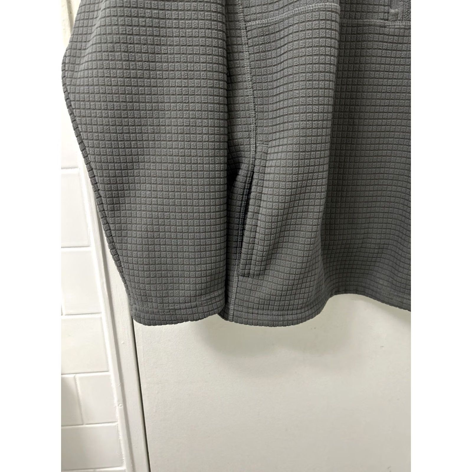 Lands' End Lands' End Mens XL 1/4 Zip Fleece Pullover Gray Mock Neck Raglan Long Sleeve Shirt Sweater Knit Waffle-Pocket Casual Outdoor Hiking Jacket Structured Size US XL / EU 56 / 4 - 5 Thumbnail