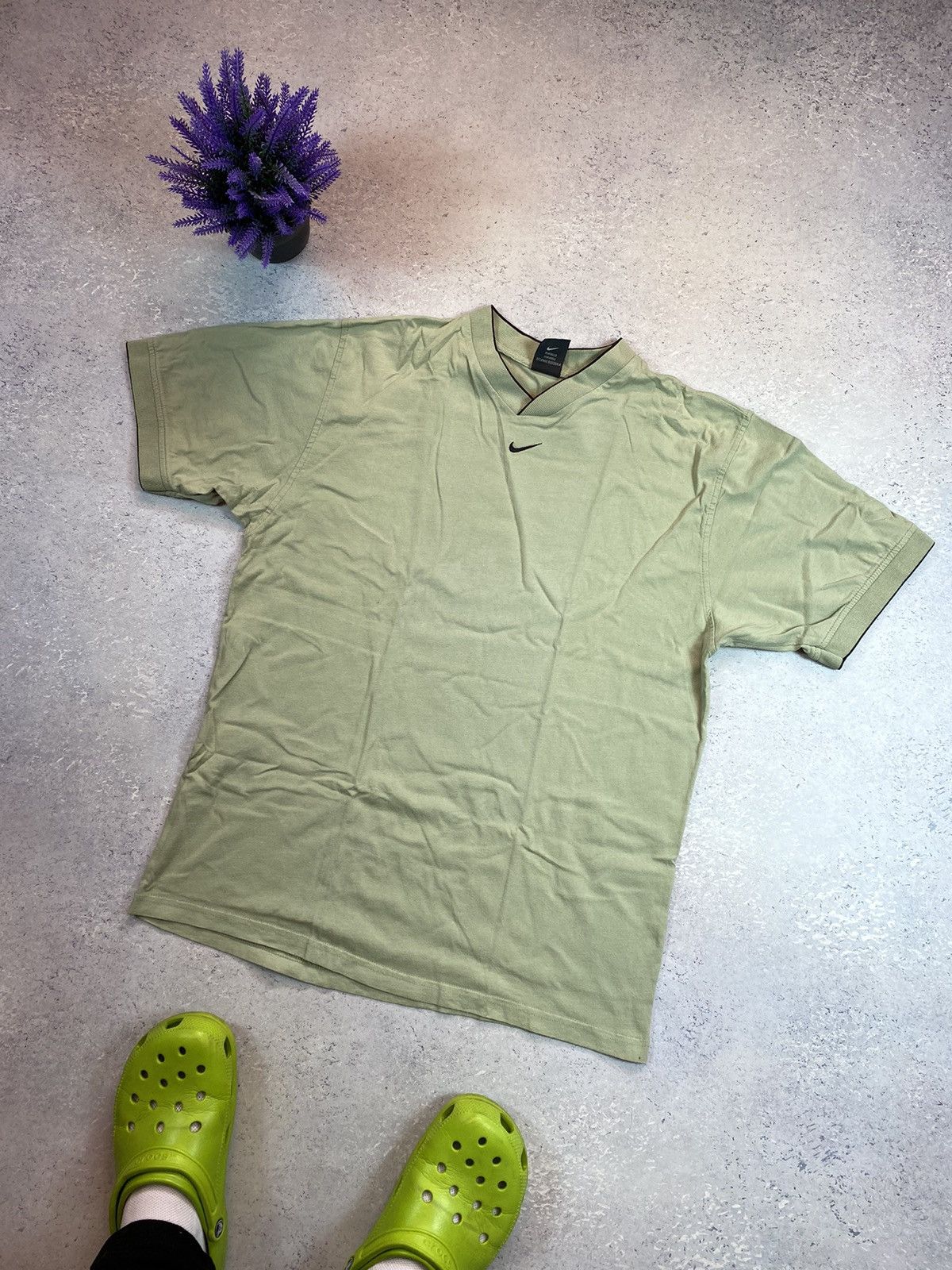 Nike × Vintage Vintage Nike Men’s Green T-Shirt With Mini Centre Logo Size US L / EU 52-54 / 3 - 1 Thumbnail