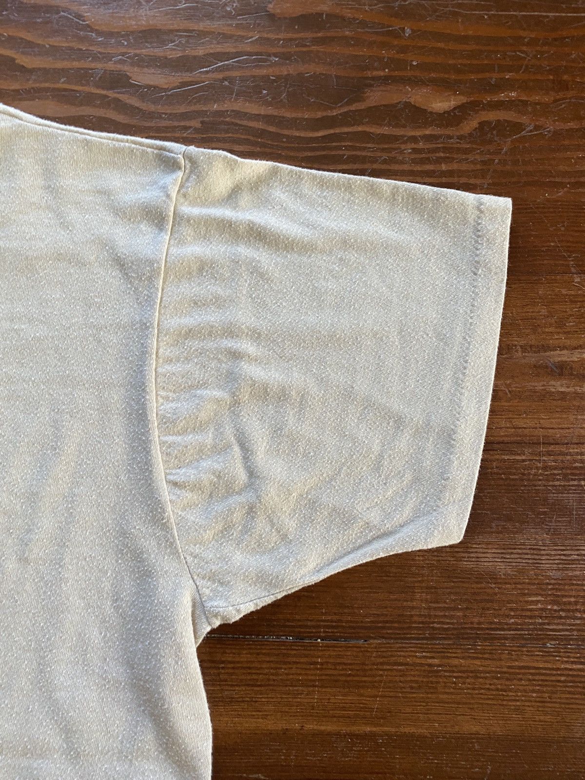 Vintage Vintage 1981 Genghiskhan Japan Camera Single Stitch Tee Size US XS / EU 42 / 0 - 17 Thumbnail