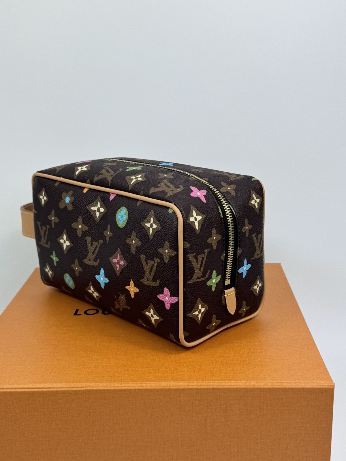 Louis Vuitton X TYLOR THE CREATOR TROUSSE TOILETTE LOCKER DOPP KIT M47069 Size ONE SIZE - 3 Thumbnail