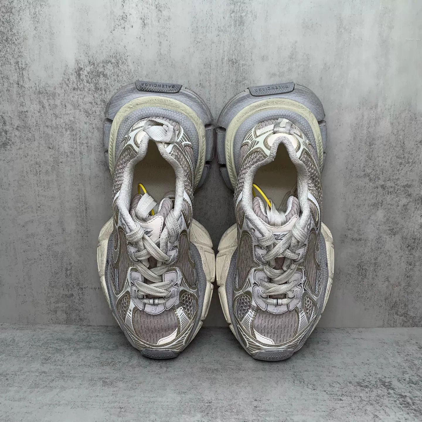 Balenciaga Balenciaga 3XL Light Beige Distressed 37 Size US 6.5 / IT 36.5 - 6 Thumbnail