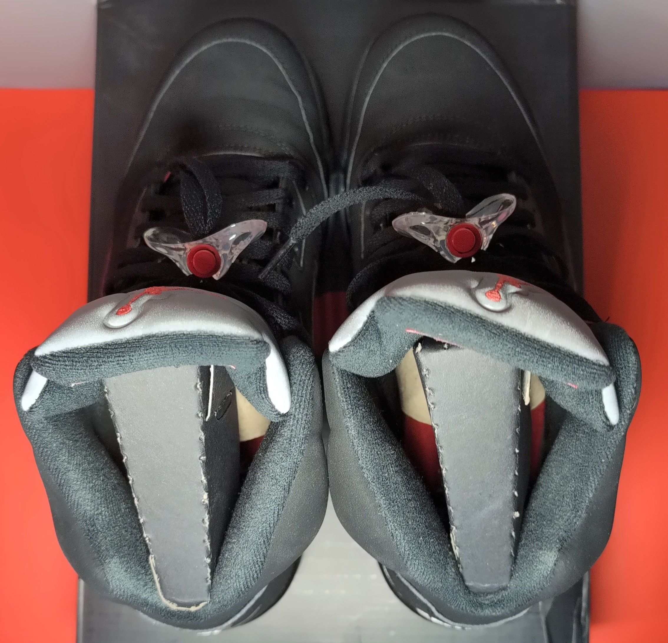Jordan Brand Size 9.5 - Jordan 5 OG Metallic Silver Size US 9.5 / EU 42-43 - 5 Thumbnail
