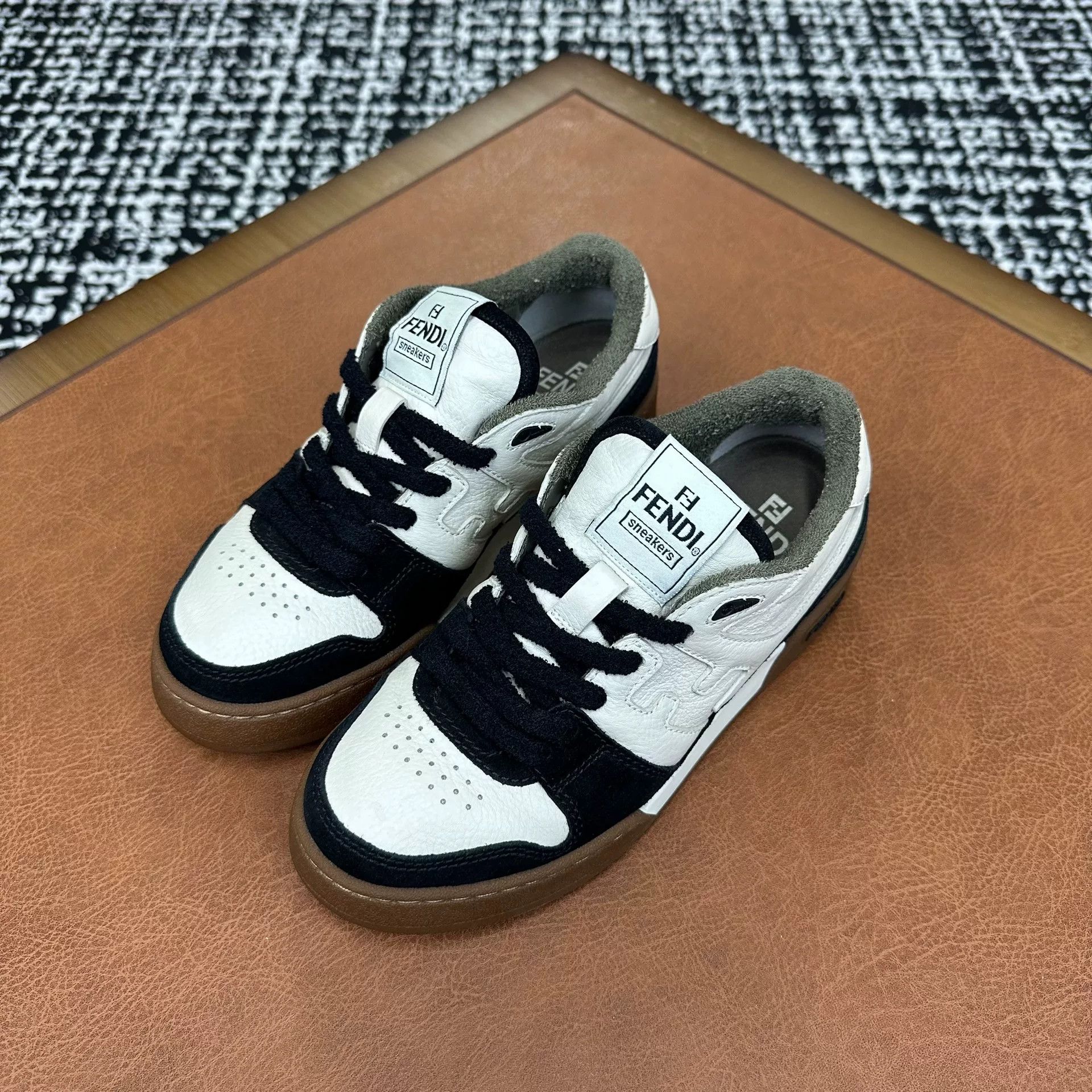 Fendi Fendi Casual Black Lowtop Sneakers it_36 Women Size US 6 / IT 36 - 1 Thumbnail