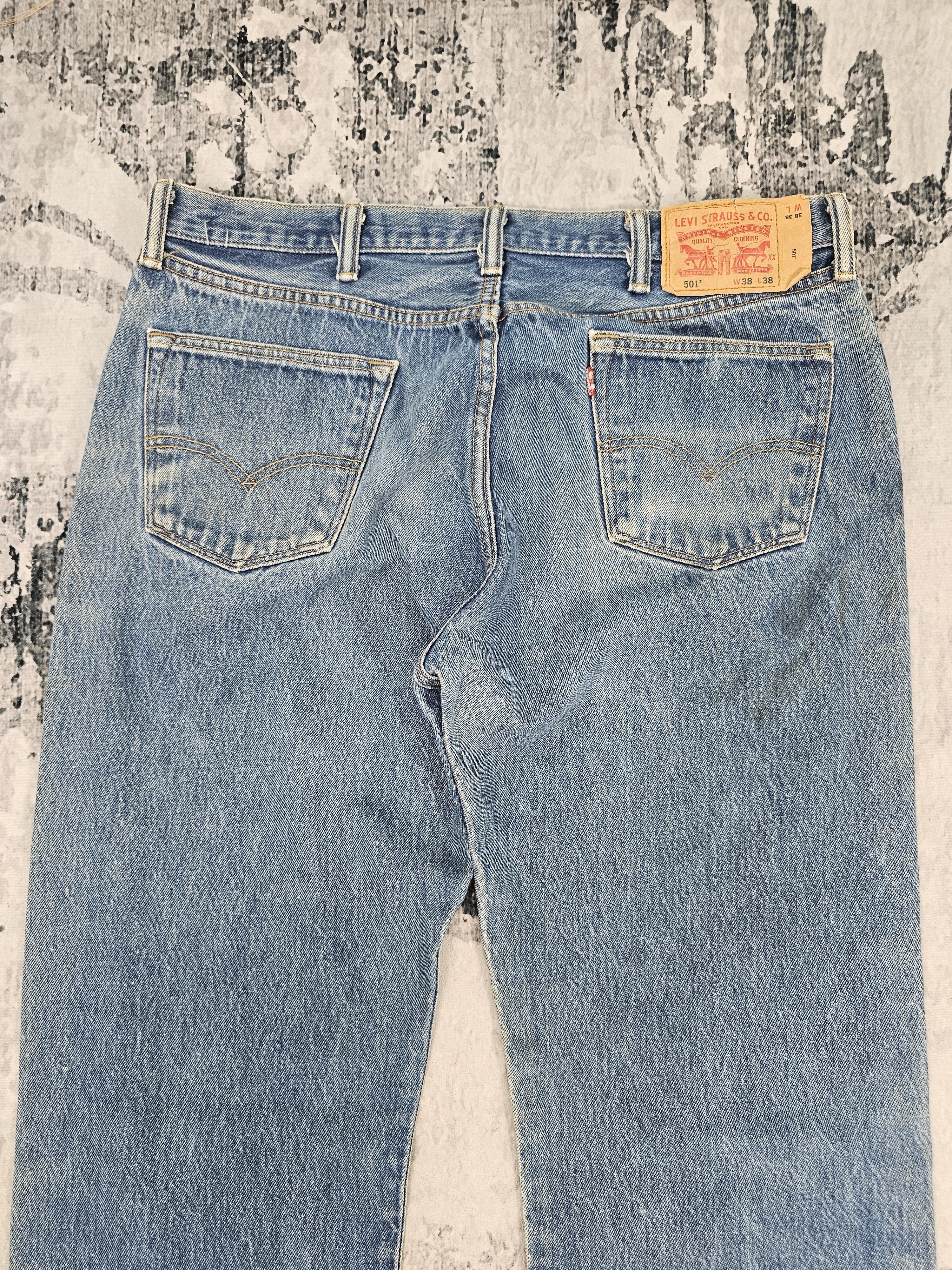 Levi's Vintage LEVIS 501 Medium Wash Blue Jeans L0456 Size 37X34 Size US 37 - 8 Thumbnail