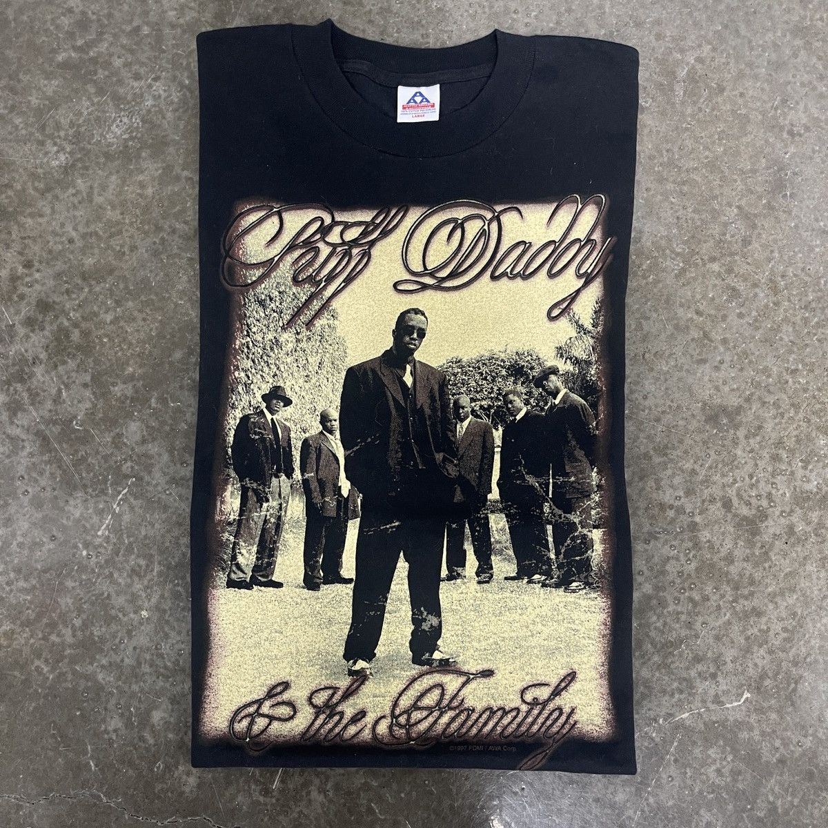 Vintage 1997 Puff Daddy And the Family No Way Out Tour Tee Size US L / EU 52-54 / 3 - 1 Thumbnail