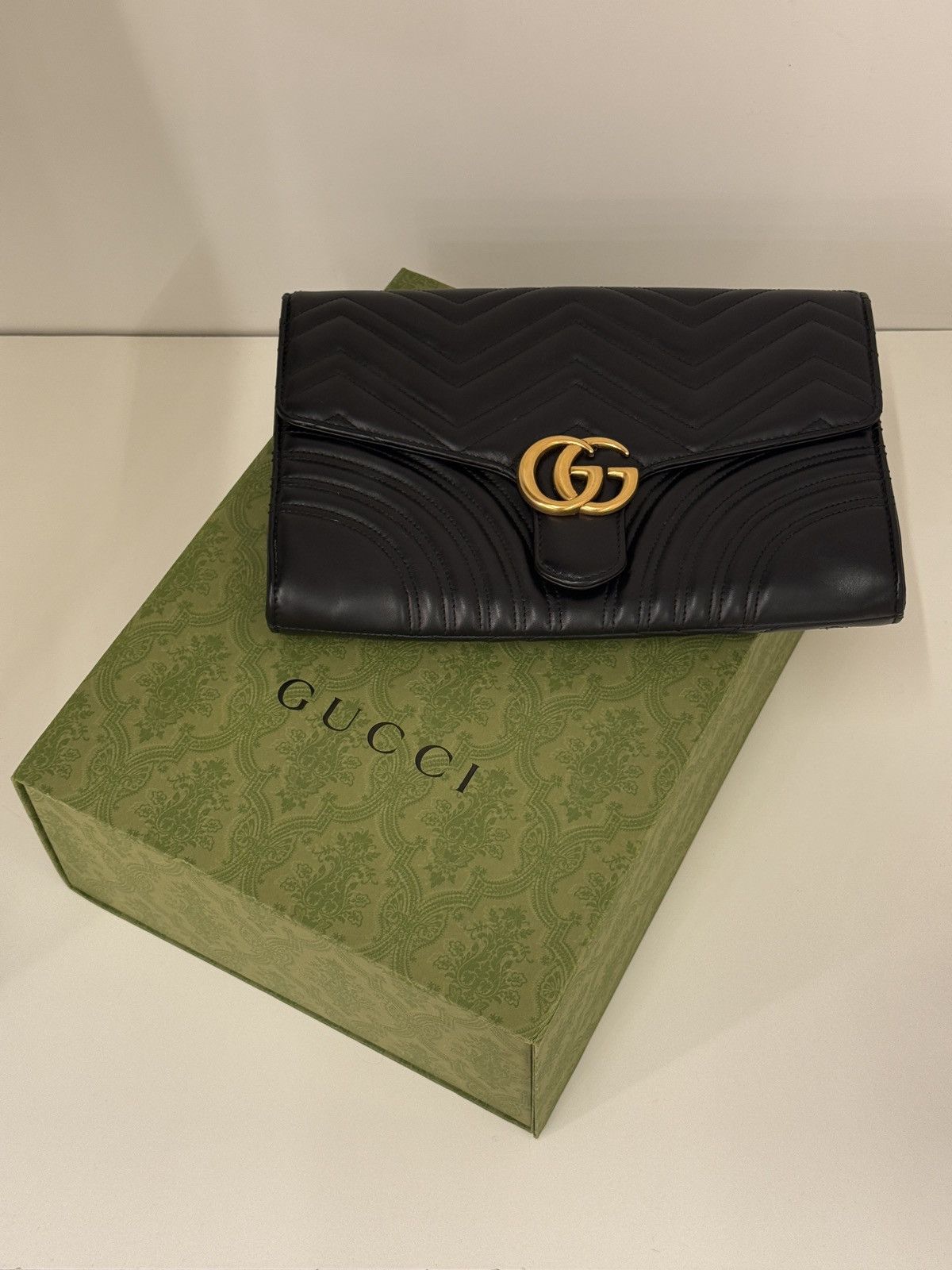 Gucci GUCCI Matelasse GG Marmont Clutch Bag Original luxury Size ONE SIZE - 1 Thumbnail
