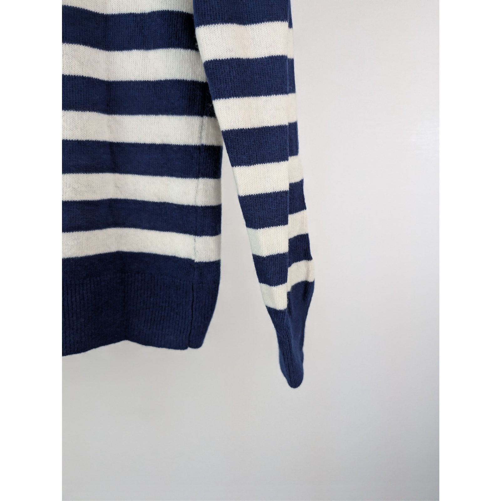 A.P.C. o1rshd1 CC20 Men's Ismael Striped Crew Knit sweater in Navy Size US M / EU 48-50 / 2 - 13 Thumbnail