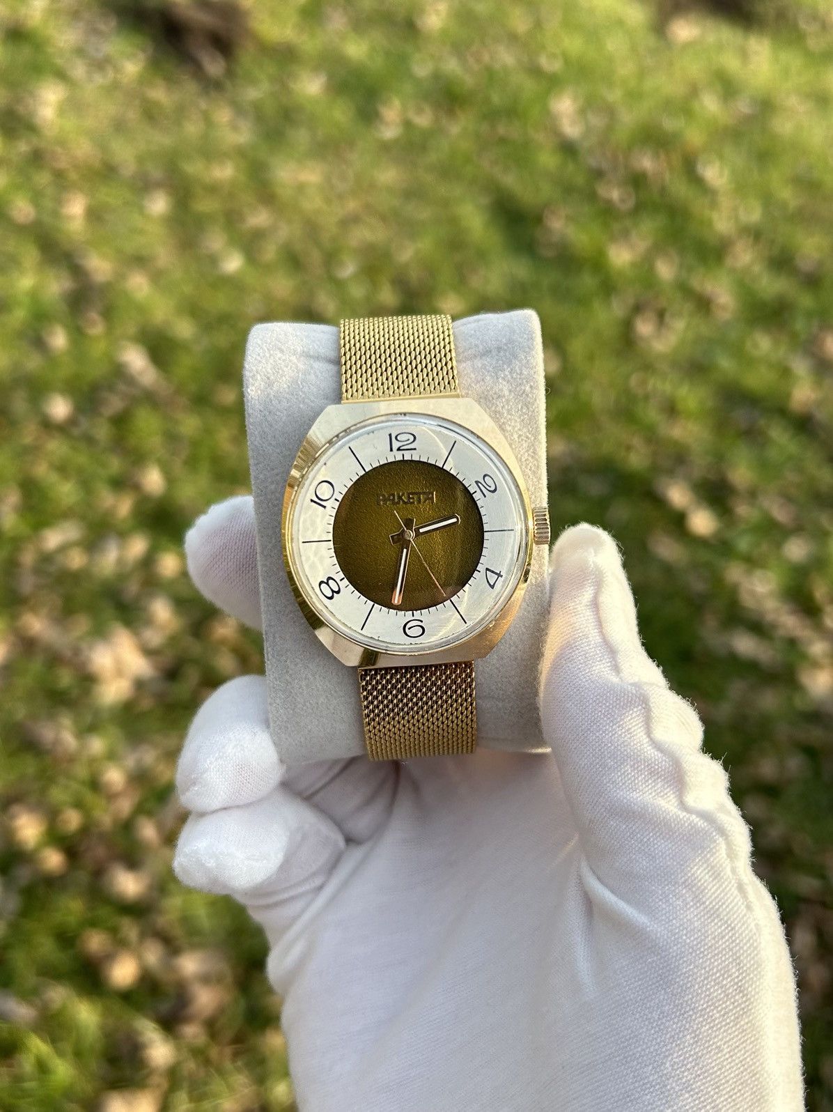 Vintage Vintage Watch Raketa Mechanical Made in USSR Authentic 1980s Size ONE SIZE - 10 Thumbnail