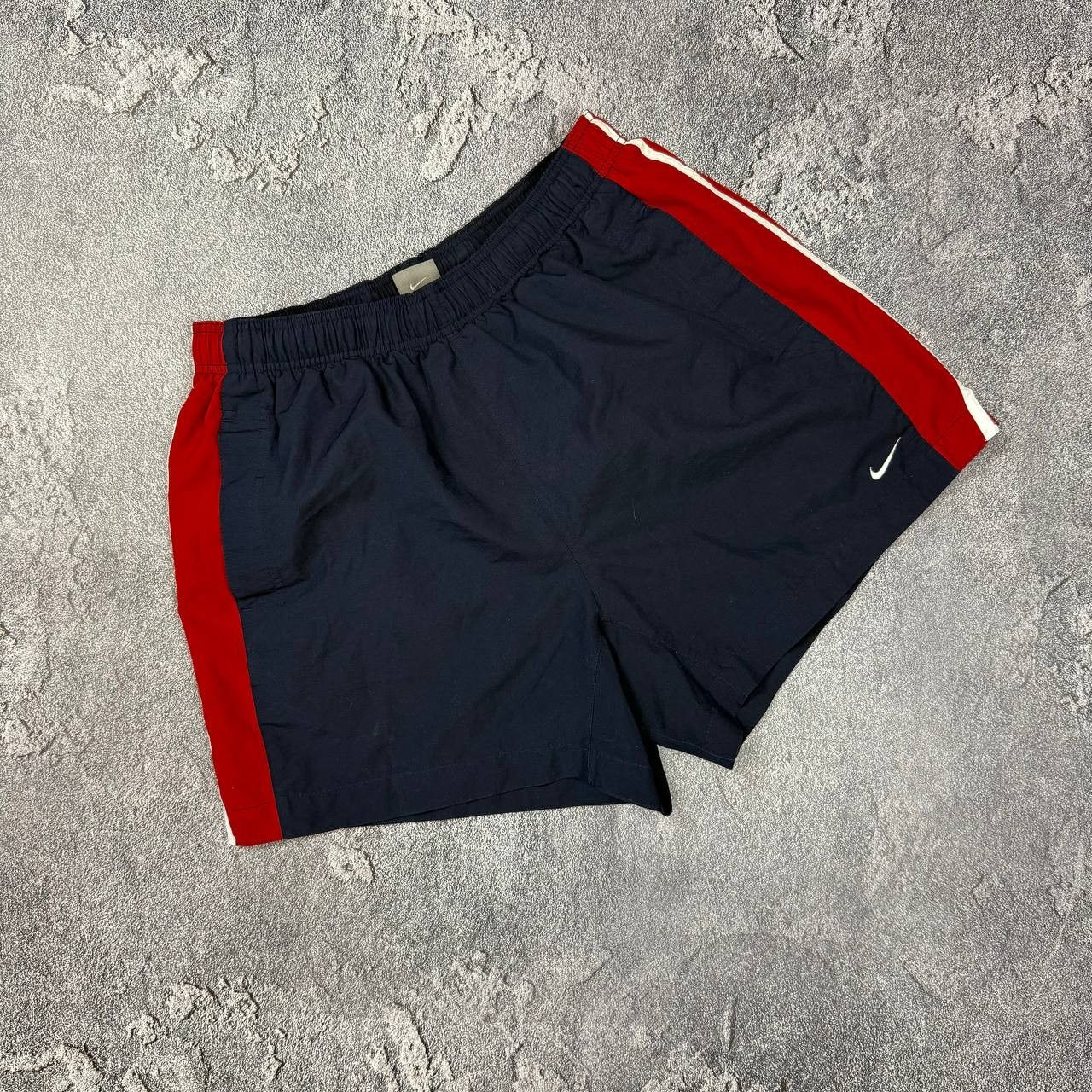 Nike Nike Vintage Shorts Navy/red Size L 00s Size US 36 / EU 52 - 1 Thumbnail